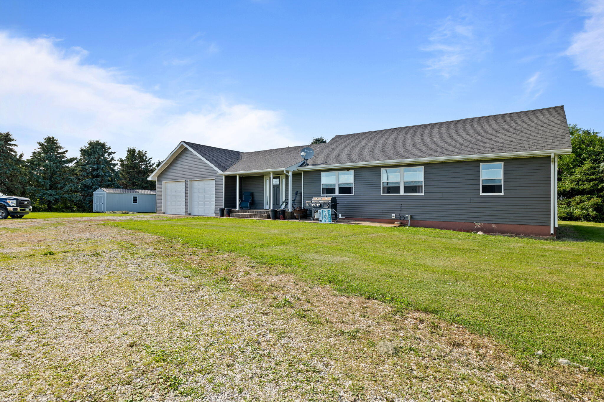 2435 Saratoga Avenue Property Photo 3