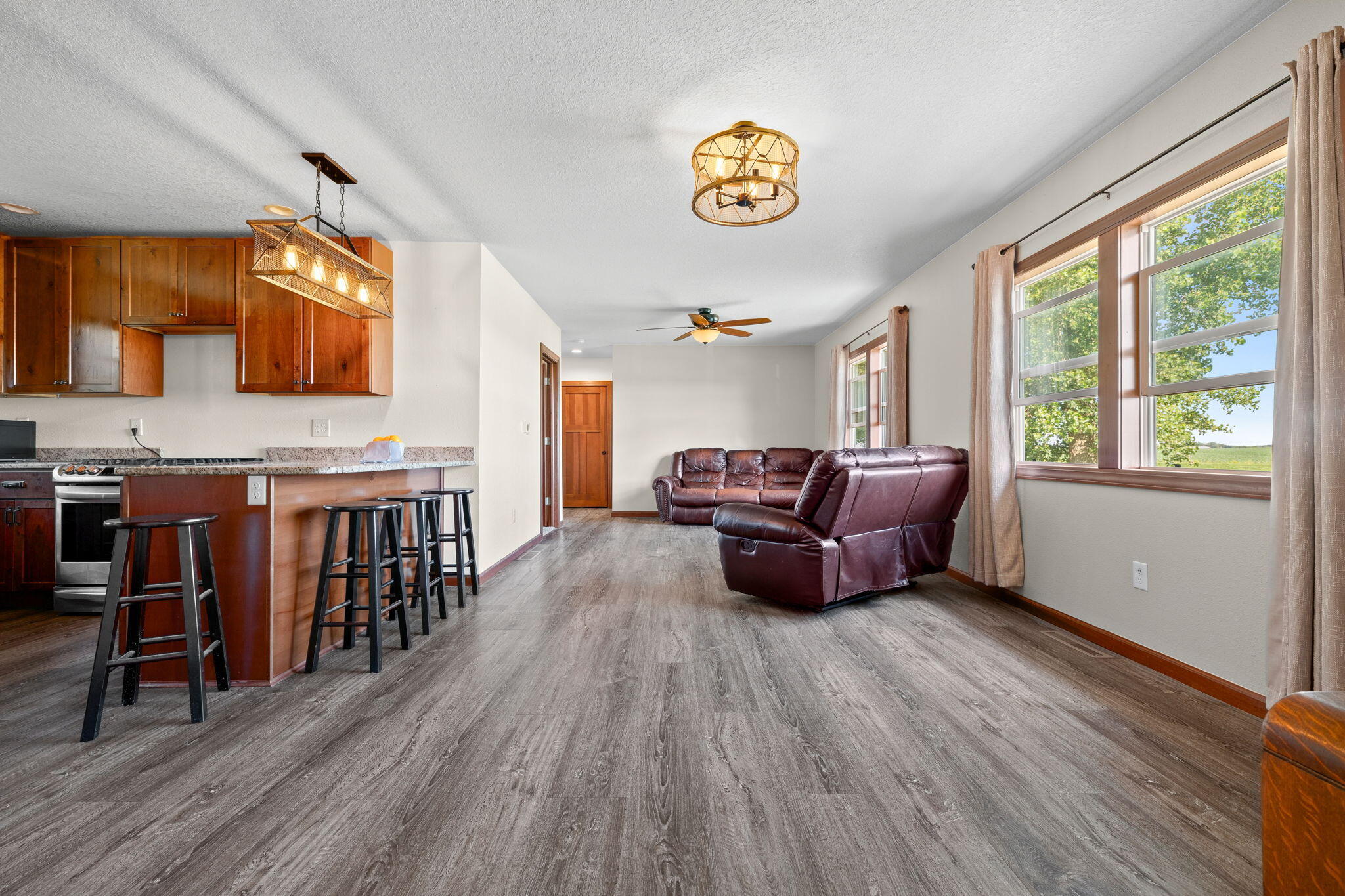 2435 Saratoga Avenue Property Photo 13