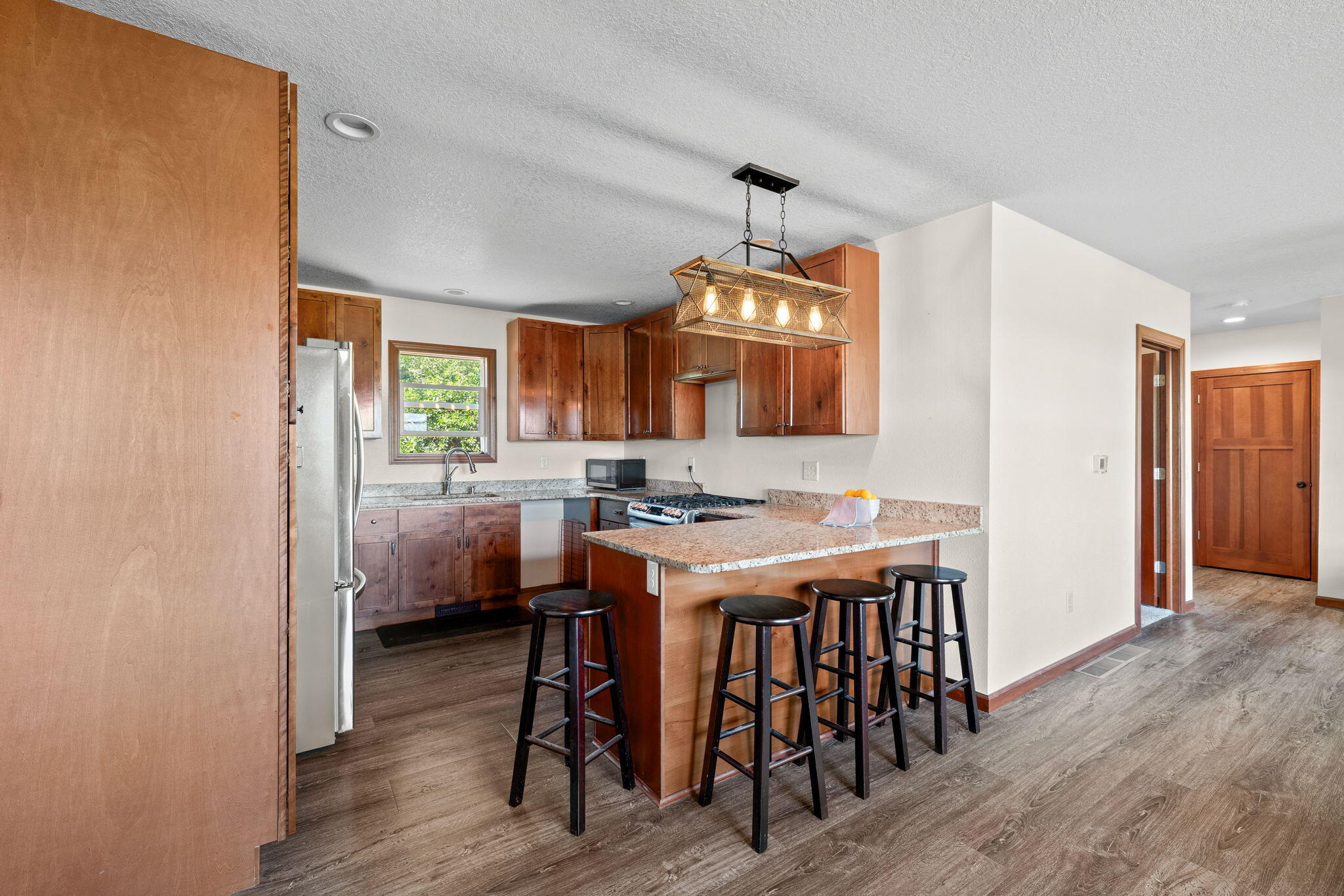 2435 Saratoga Avenue Property Photo 14