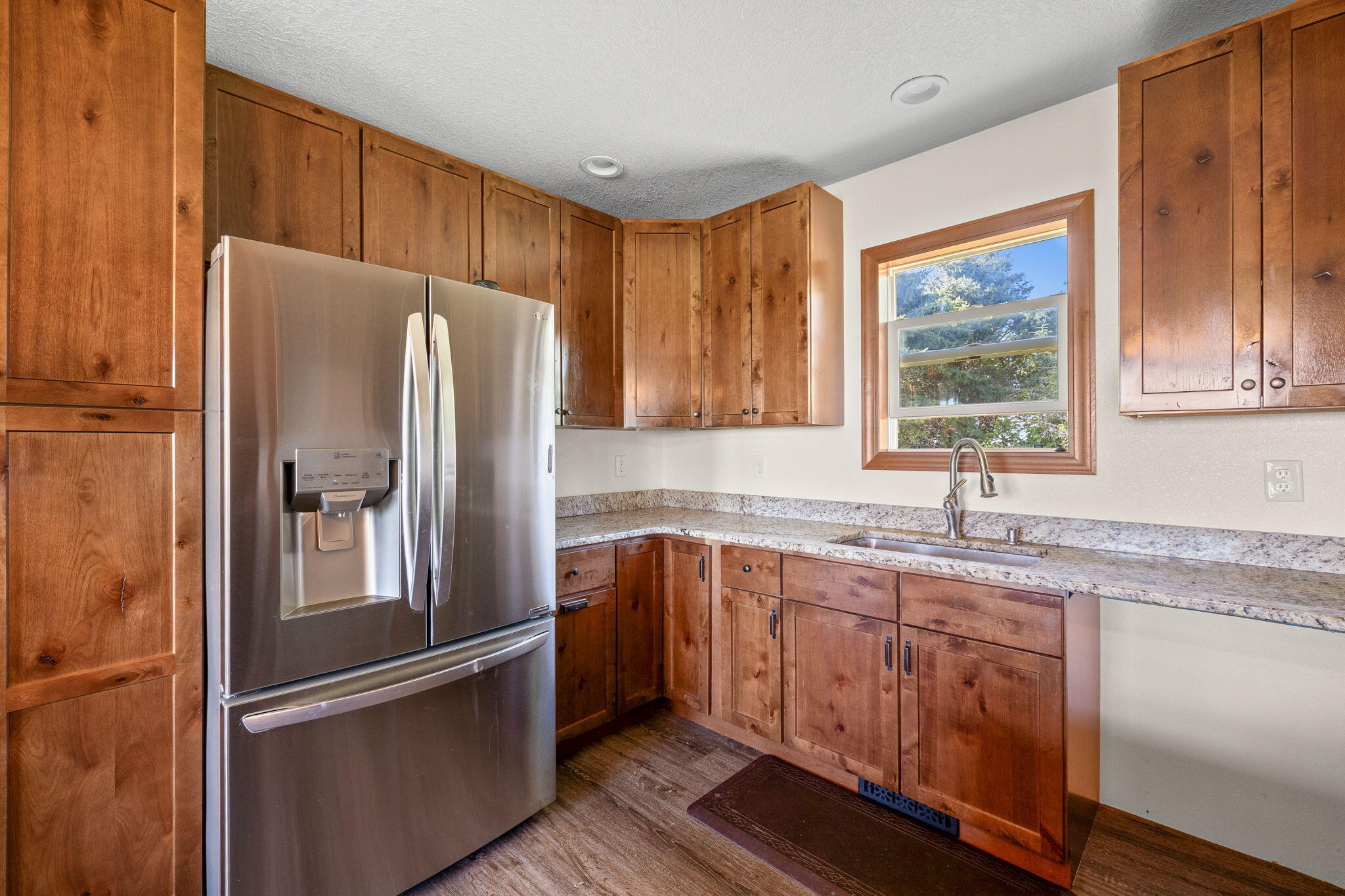 2435 Saratoga Avenue Property Photo 18