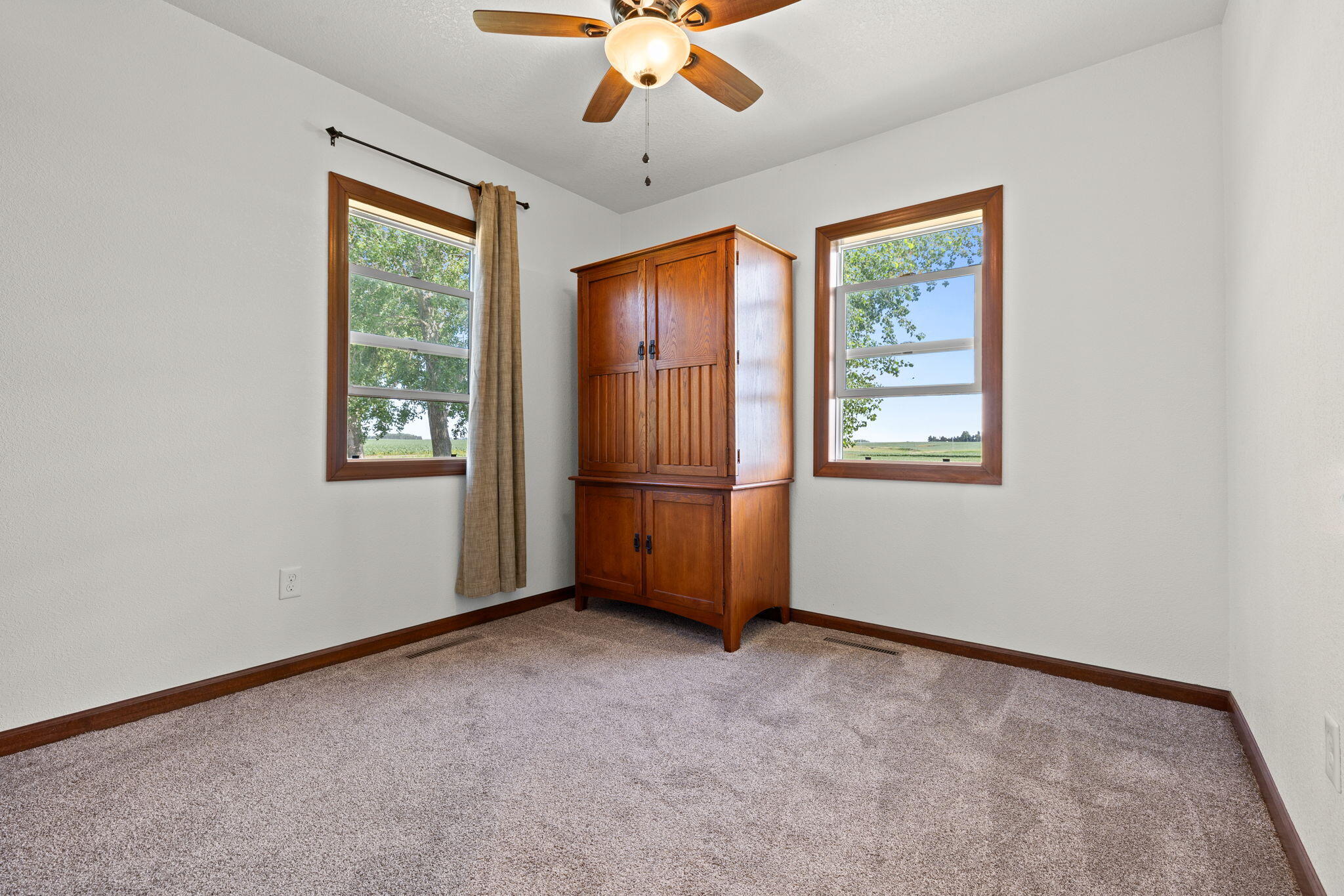 2435 Saratoga Avenue Property Photo 21