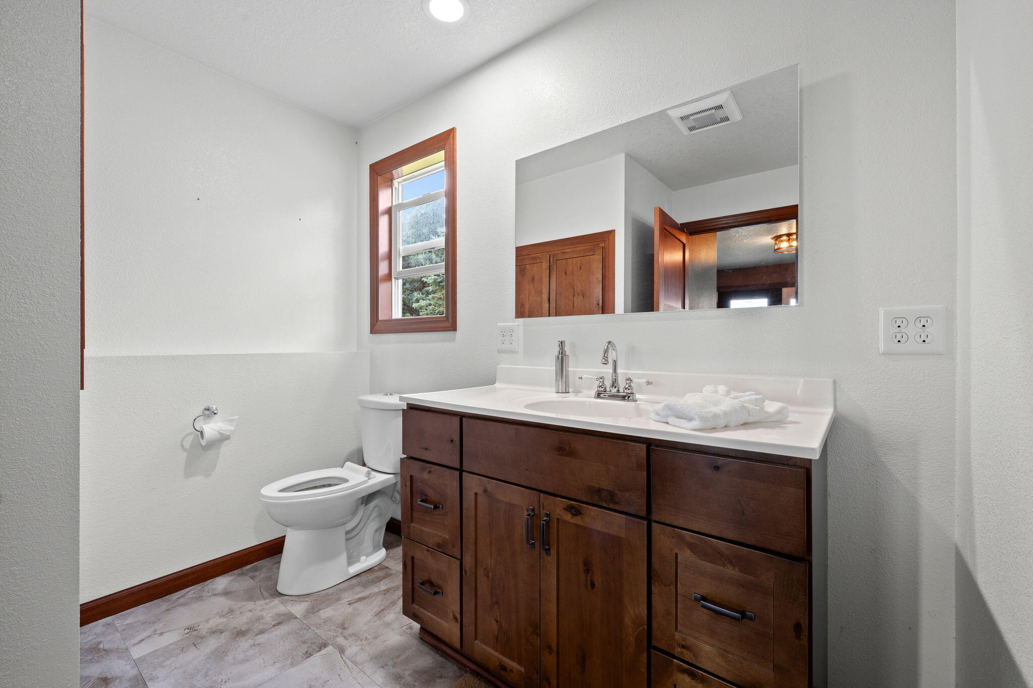 2435 Saratoga Avenue Property Photo 24