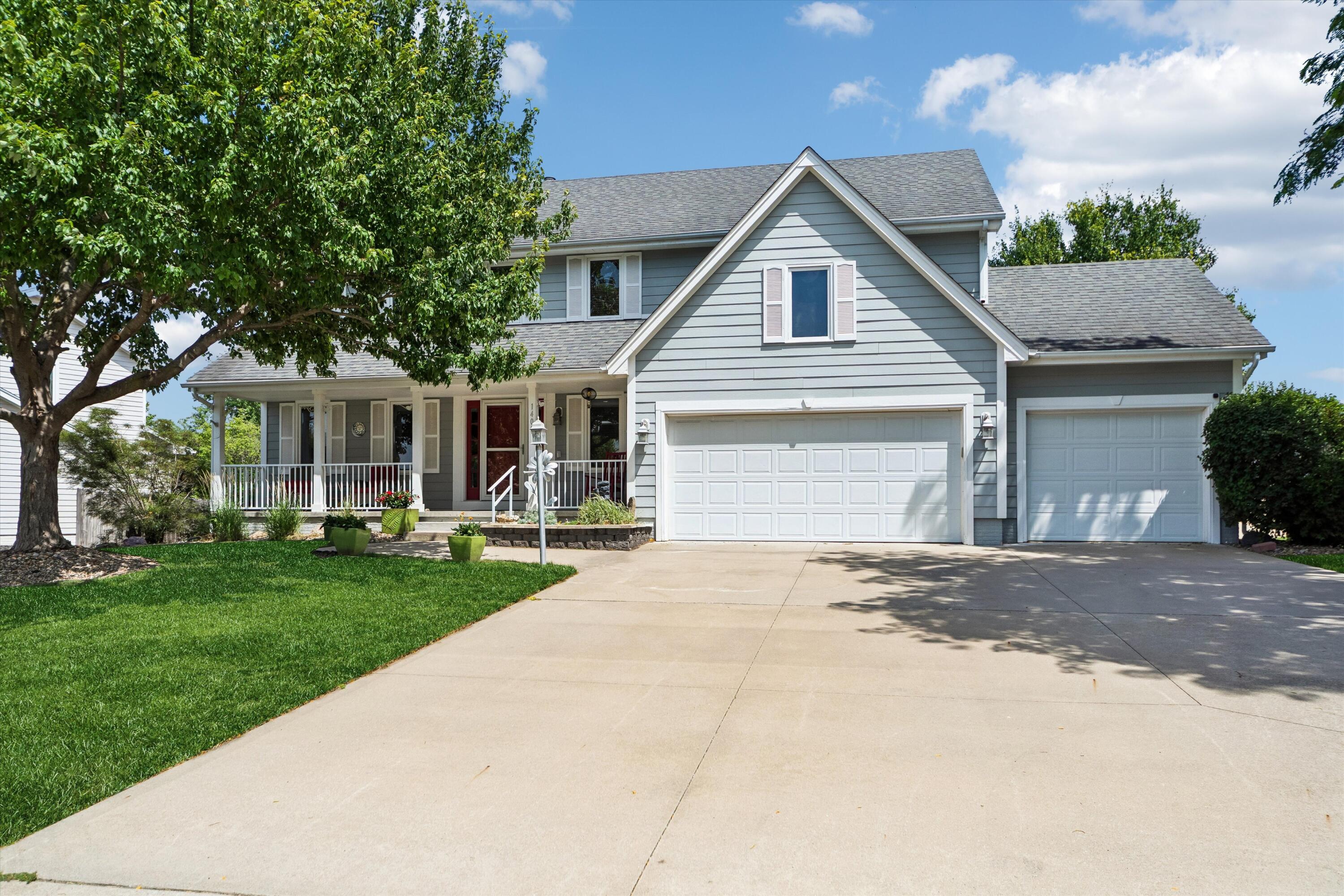 1405 Ne Trilein Drive Property Photo 1