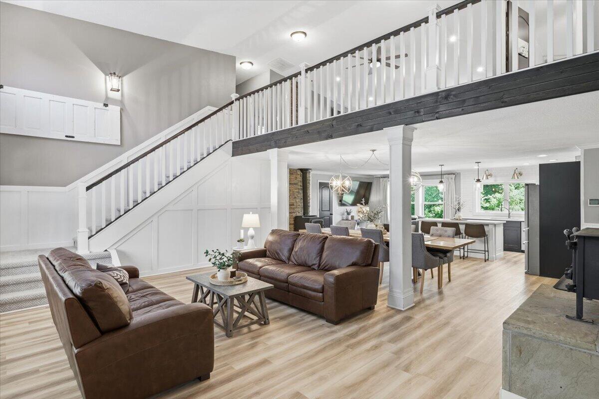 16032 Pleasant Valley Road Property Photo 4