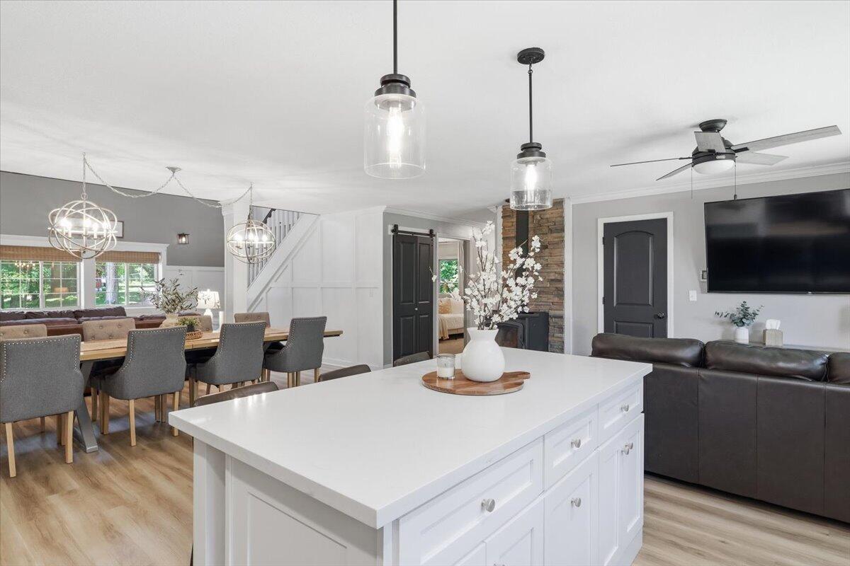 16032 Pleasant Valley Road Property Photo 9