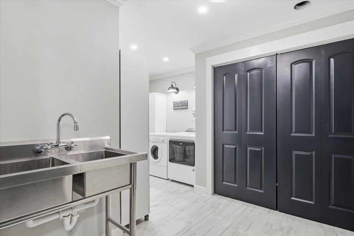 16032 Pleasant Valley Road Property Photo 14