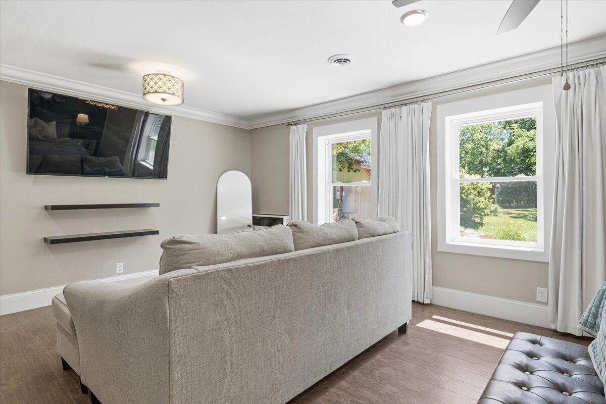 16032 Pleasant Valley Road Property Photo 18
