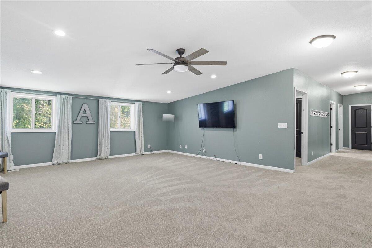 16032 Pleasant Valley Road Property Photo 22