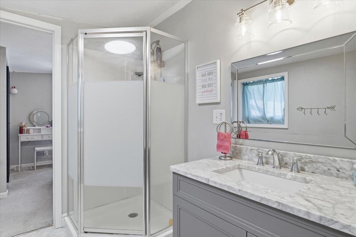 16032 Pleasant Valley Road Property Photo 27