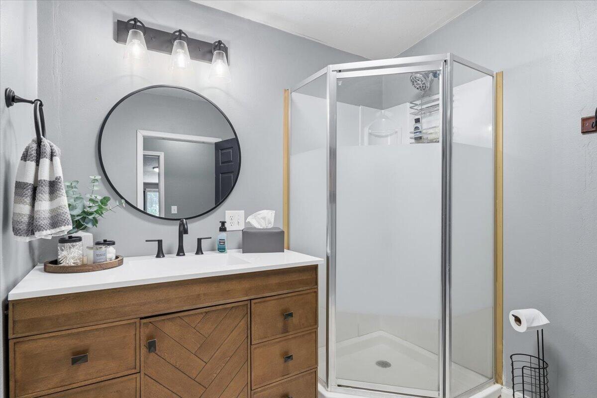 16032 Pleasant Valley Road Property Photo 30