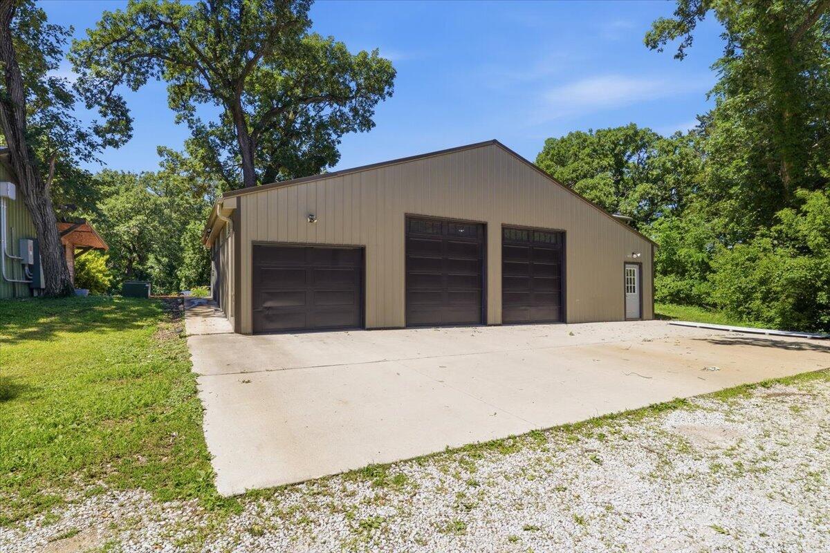 16032 Pleasant Valley Road Property Photo 31