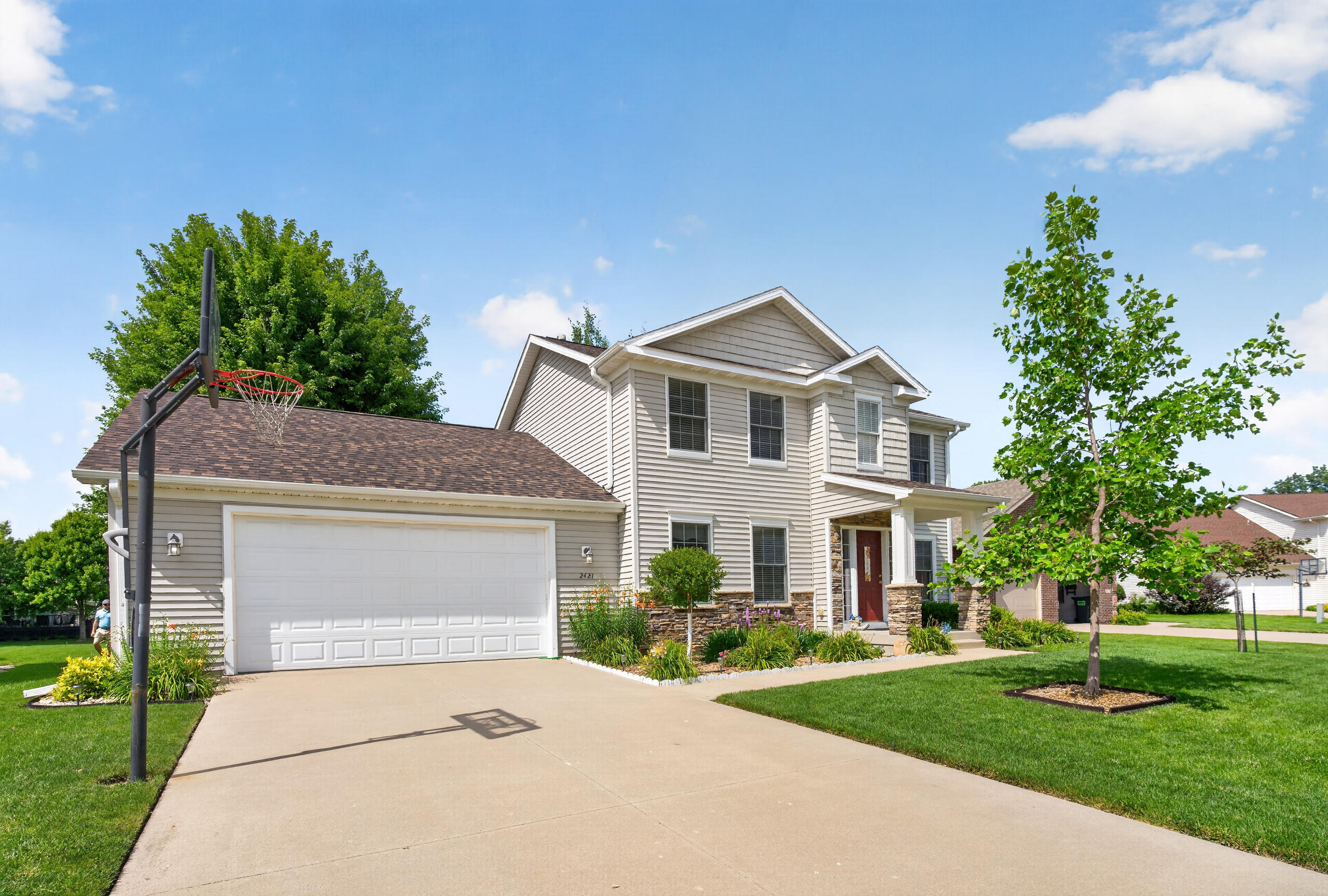 2421 Yorkshire Circle Property Photo 1
