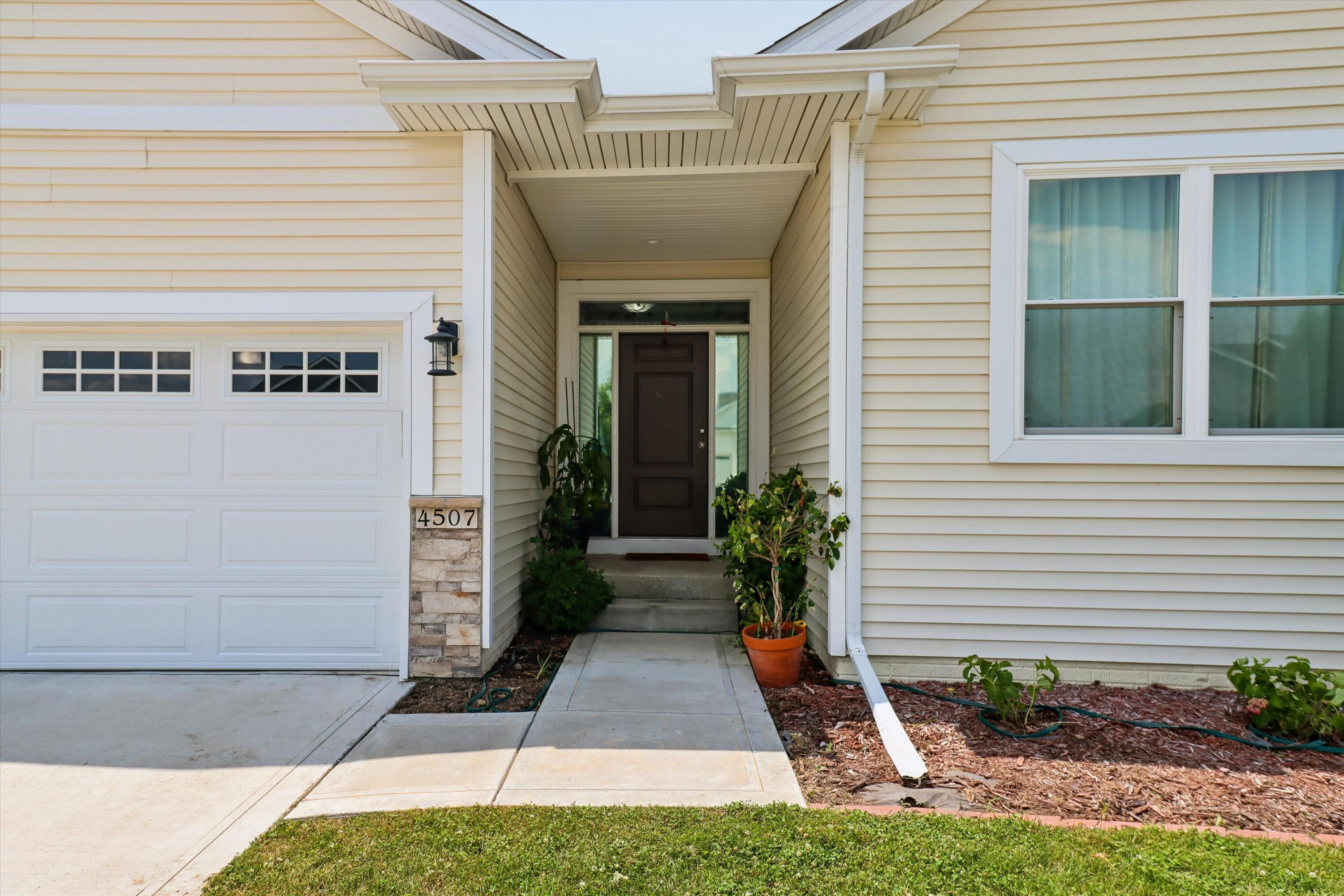 4507 Everest Avenue Property Photo 2