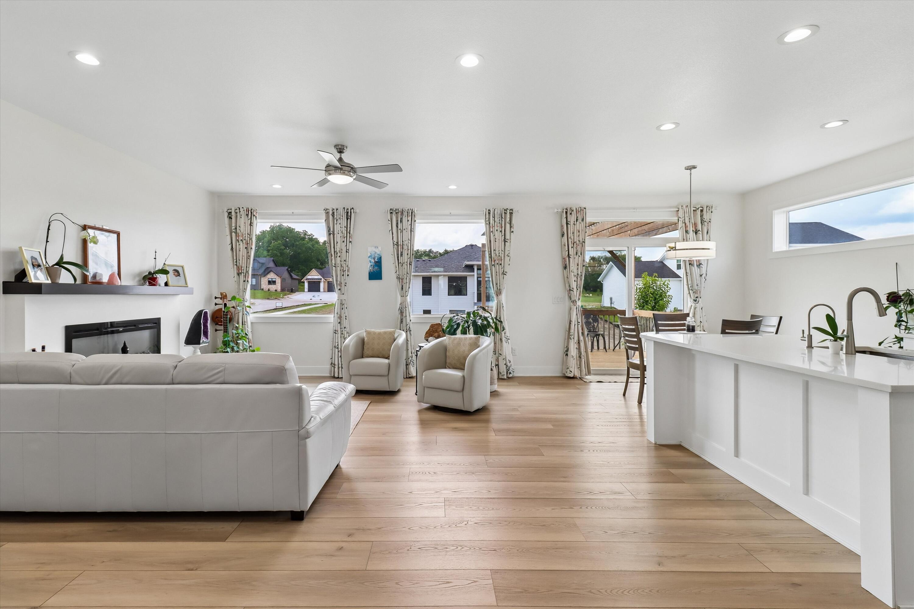 4507 Everest Avenue Property Photo 4
