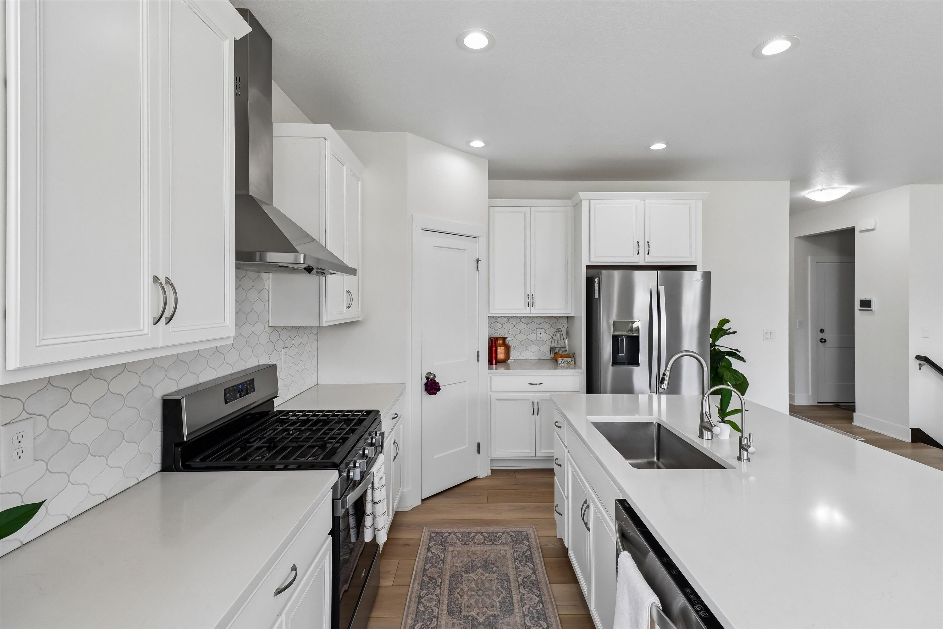 4507 Everest Avenue Property Photo 9