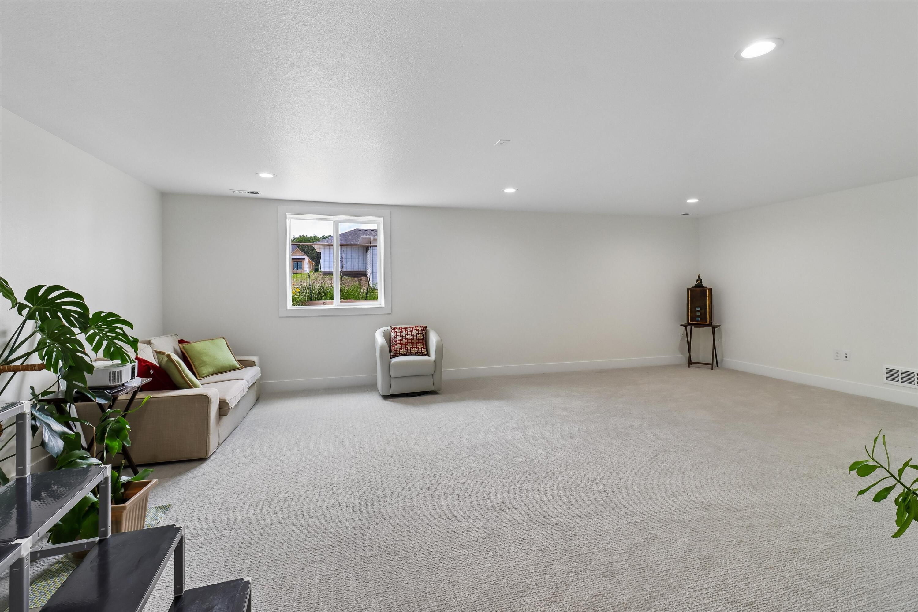 4507 Everest Avenue Property Photo 17