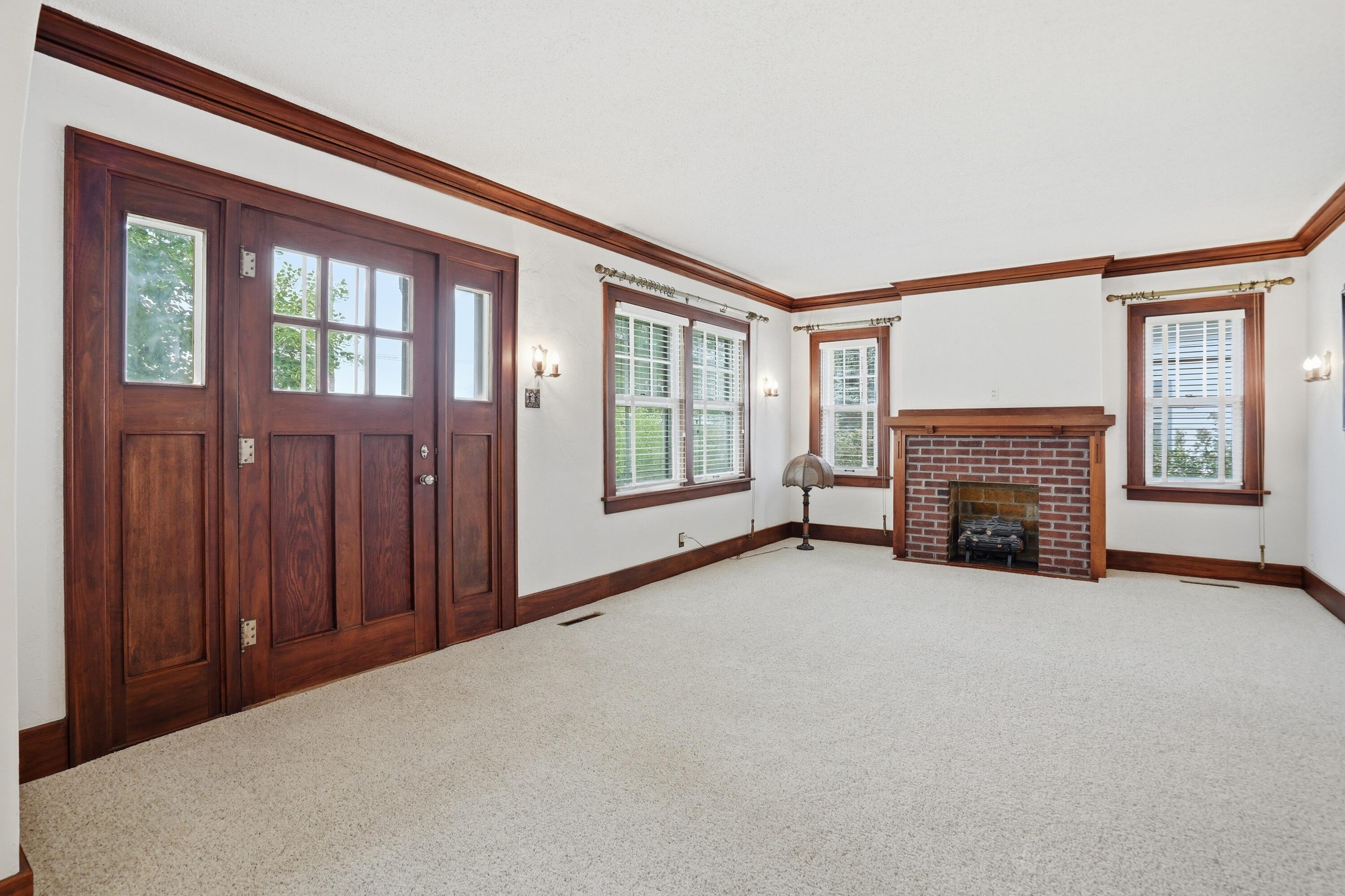 1835 1st Street Property Photo 6