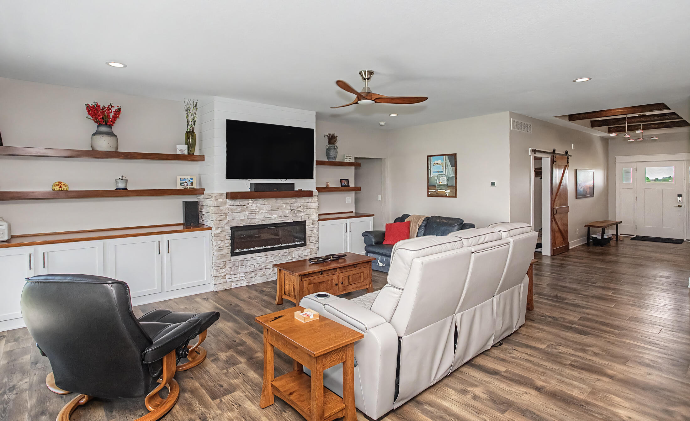 50181 Prairie Point Court Property Photo 5
