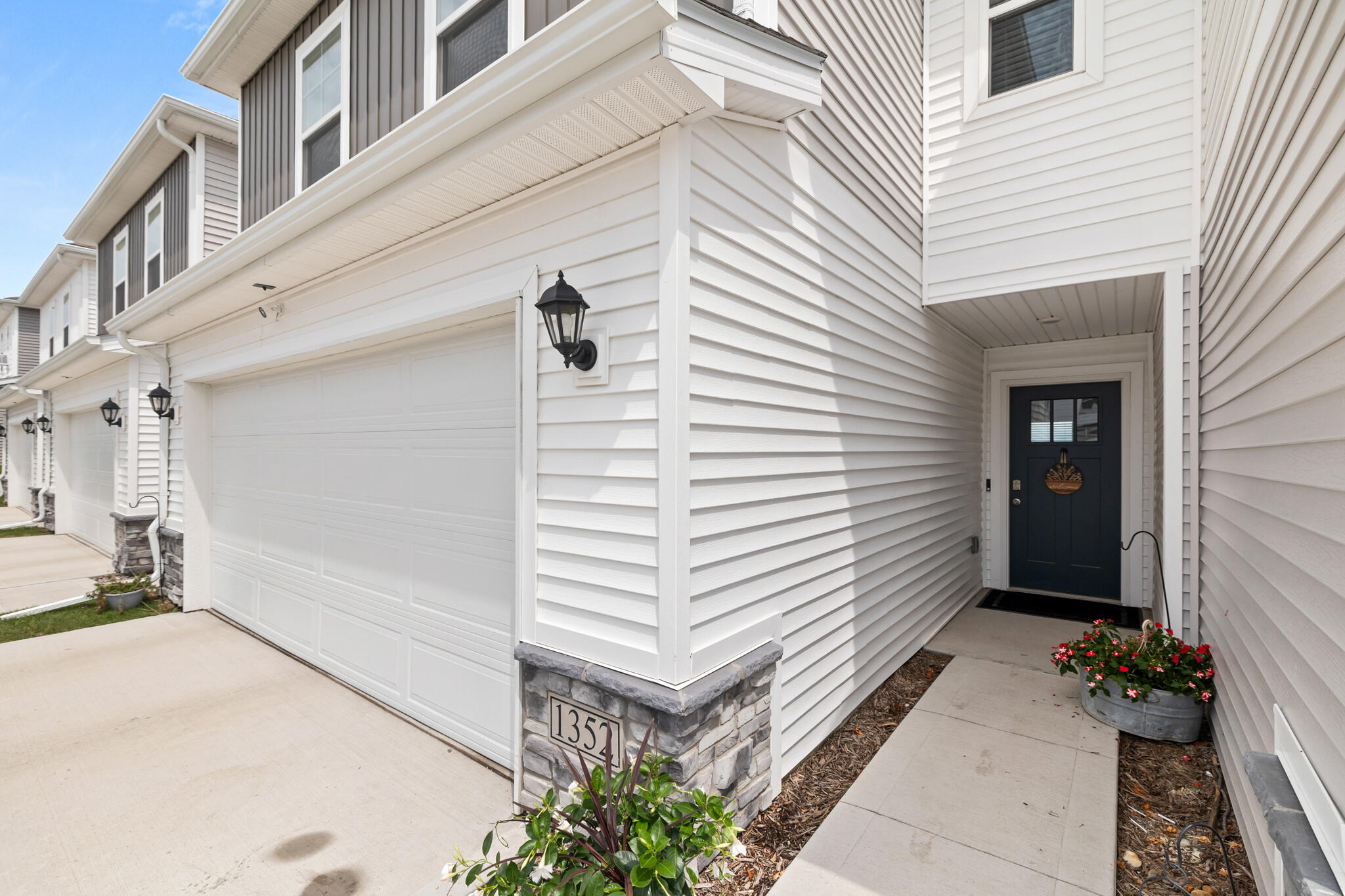 1352 Ne 59th Lane Property Photo 4