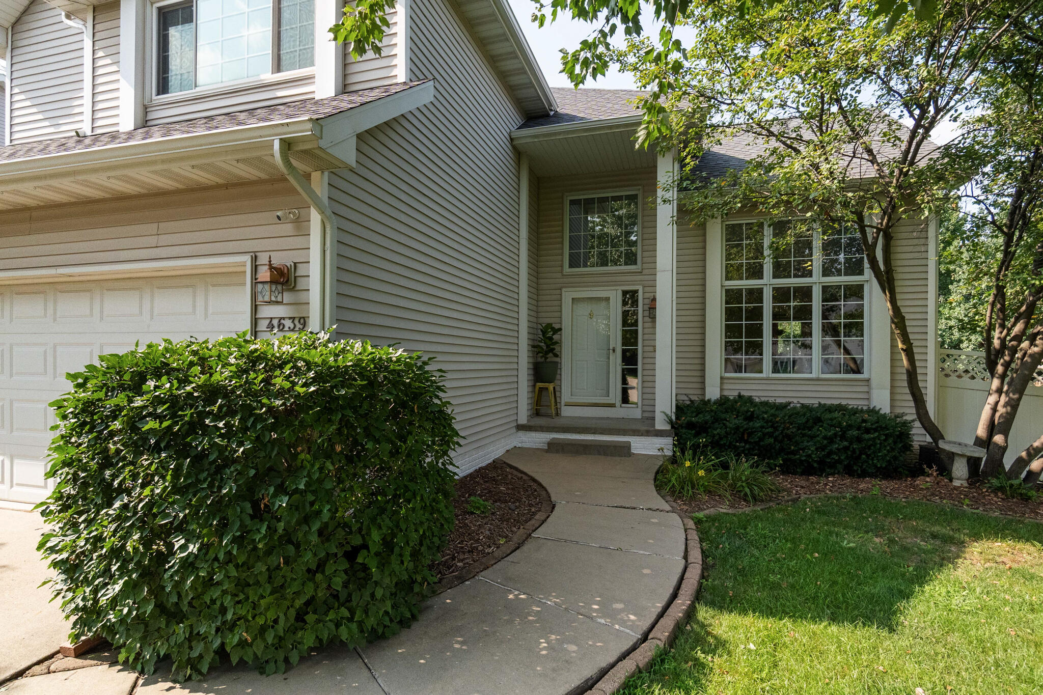 4639 Fieldstone Drive Property Photo 2