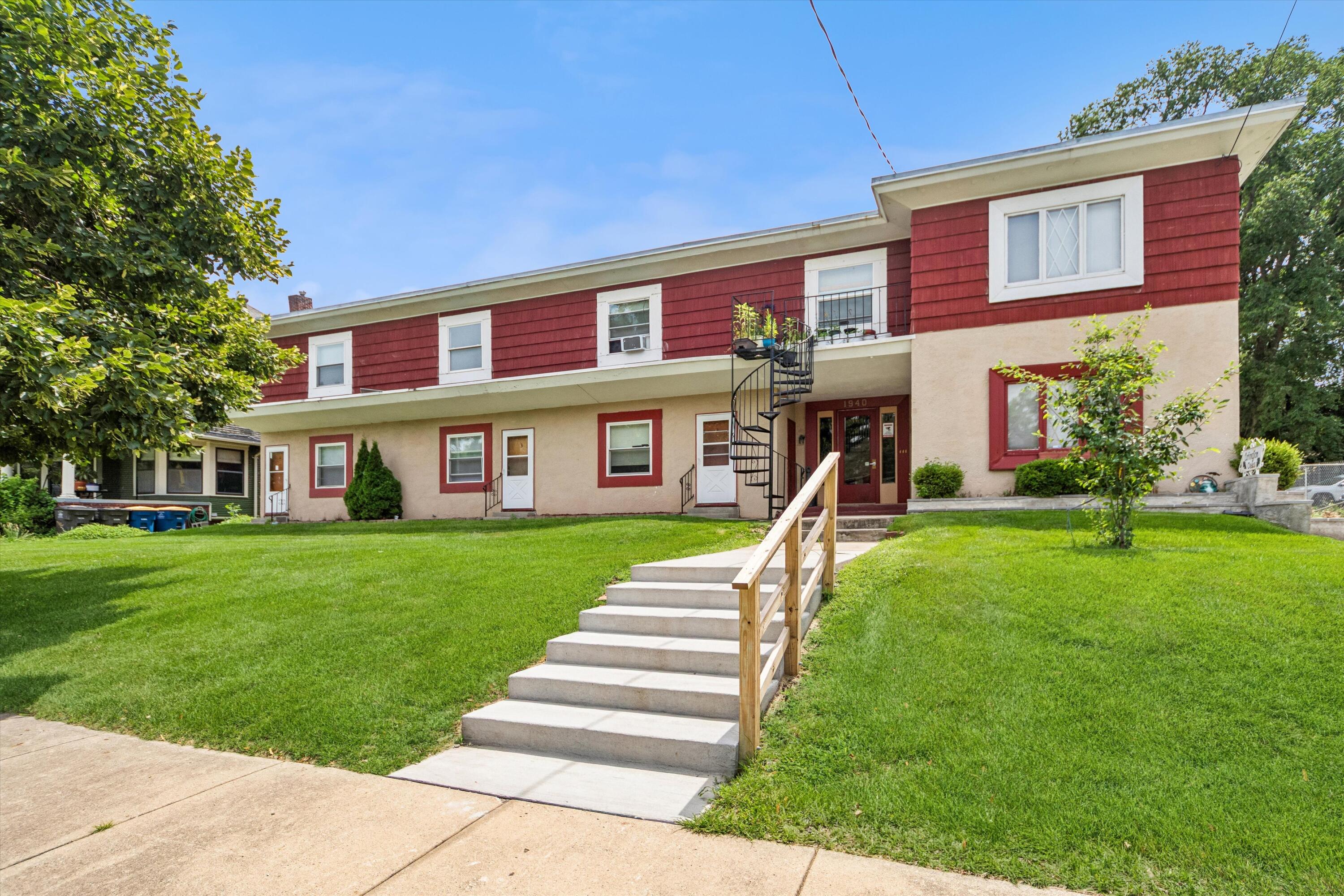 1940 Arlington Avenue Property Photo 1