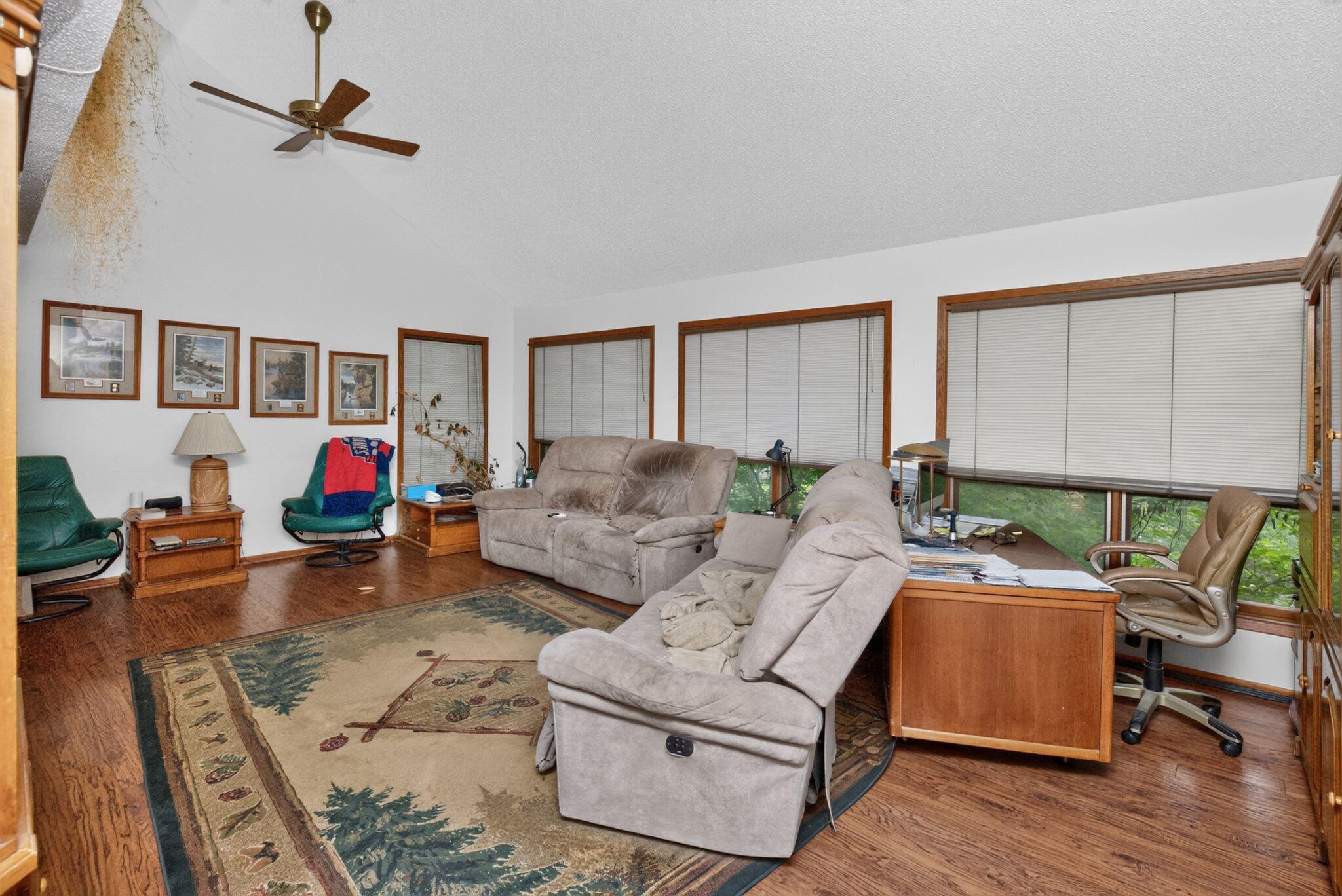 4612 Dover Drive Property Photo 2