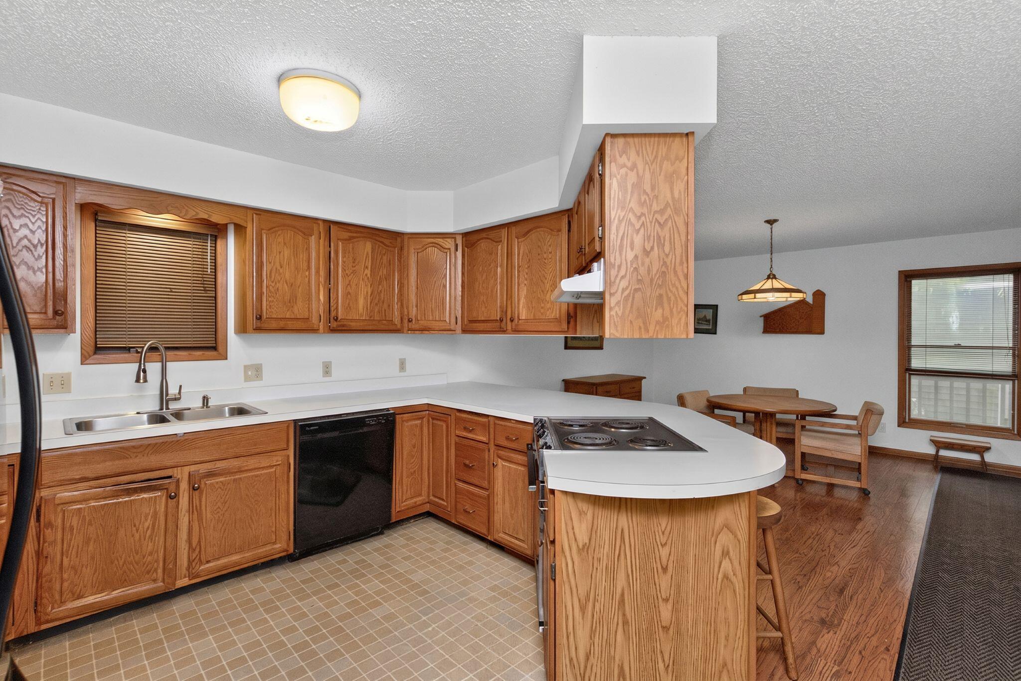 4612 Dover Drive Property Photo 8