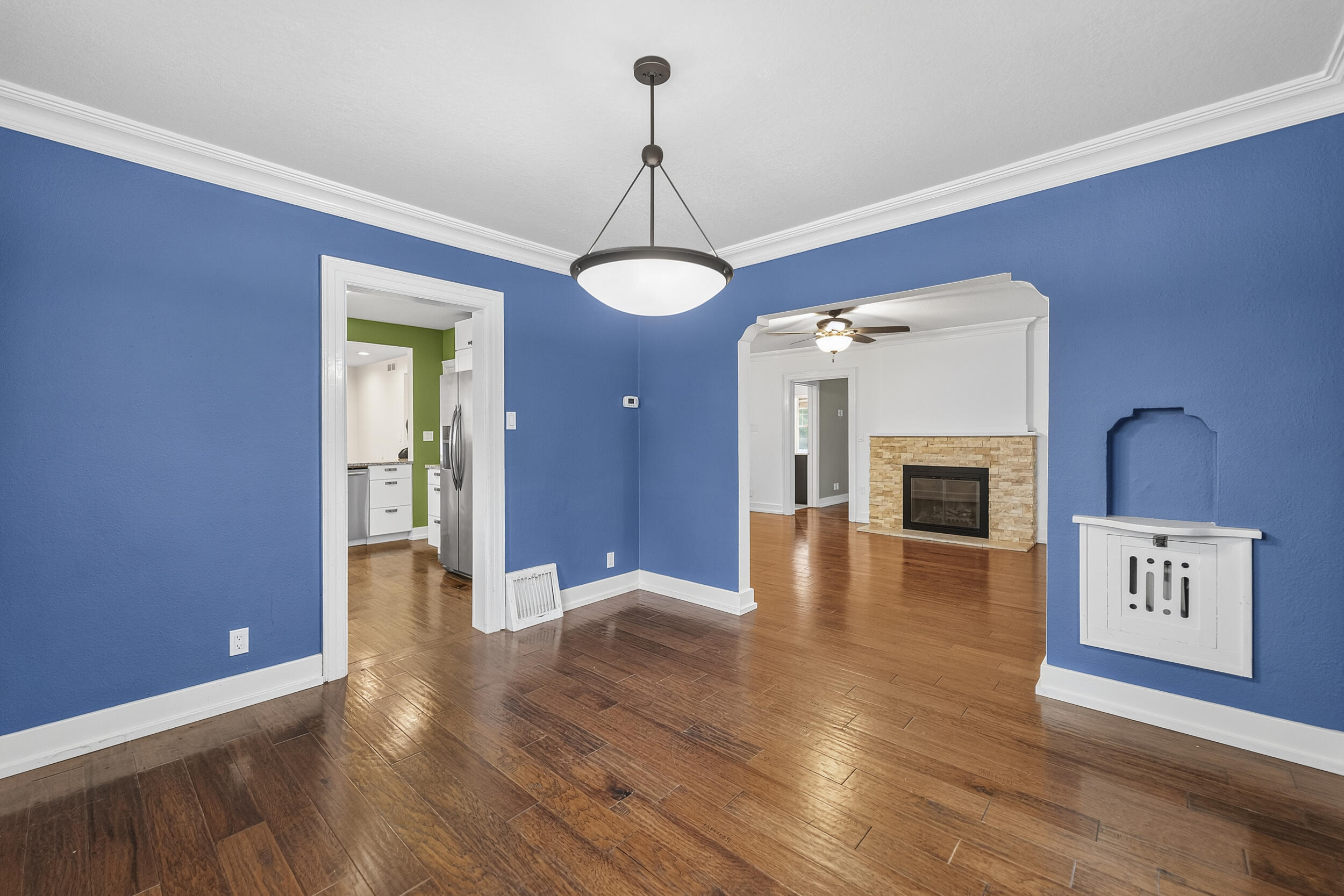 2327 Donald Street Property Photo 9