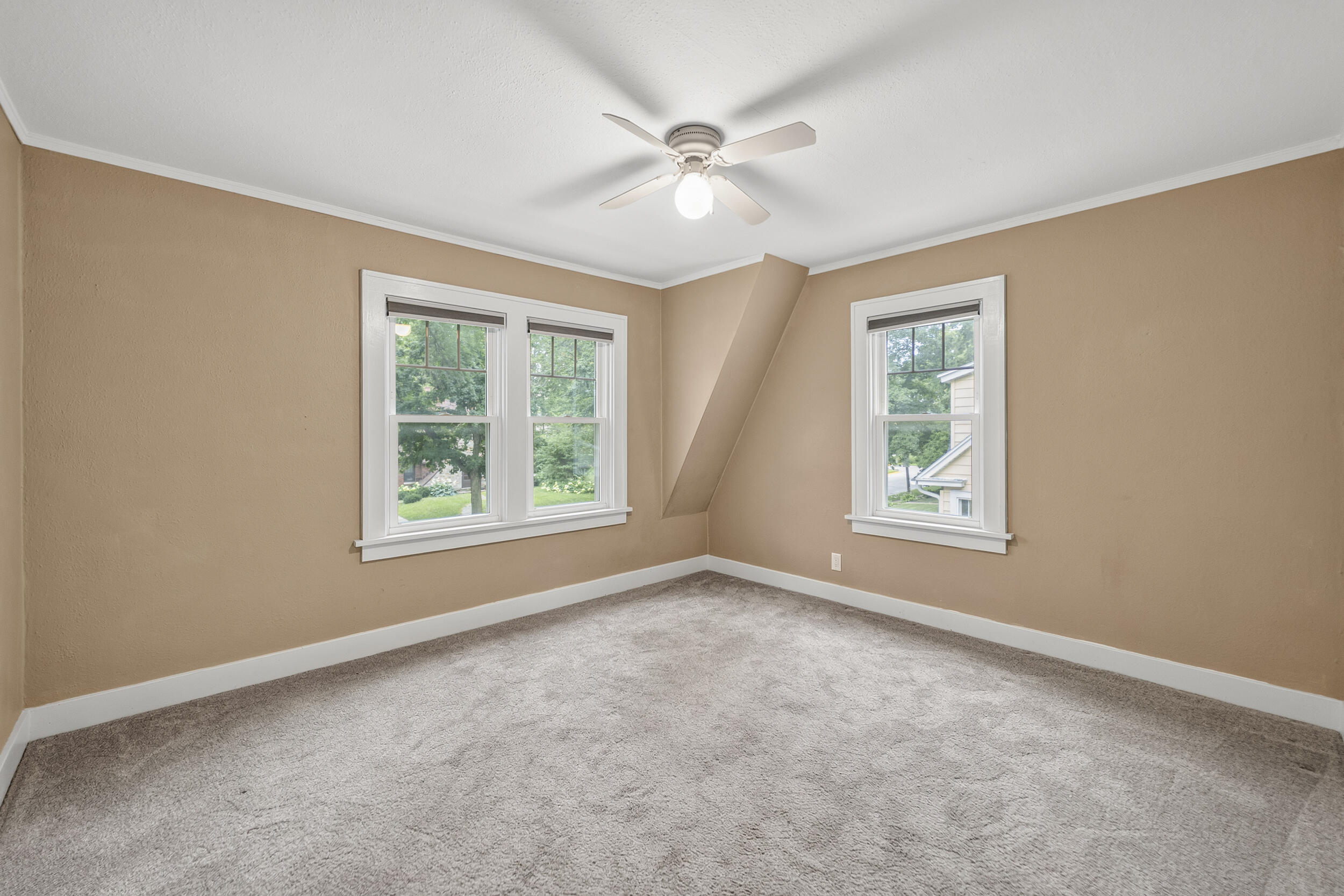 2327 Donald Street Property Photo 17