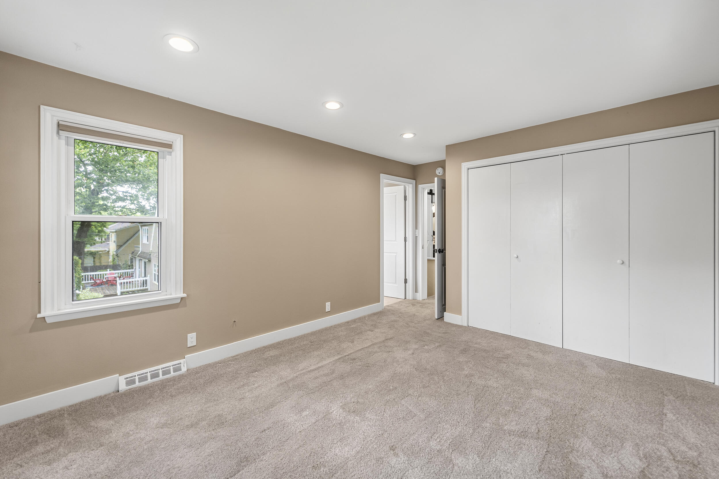 2327 Donald Street Property Photo 18