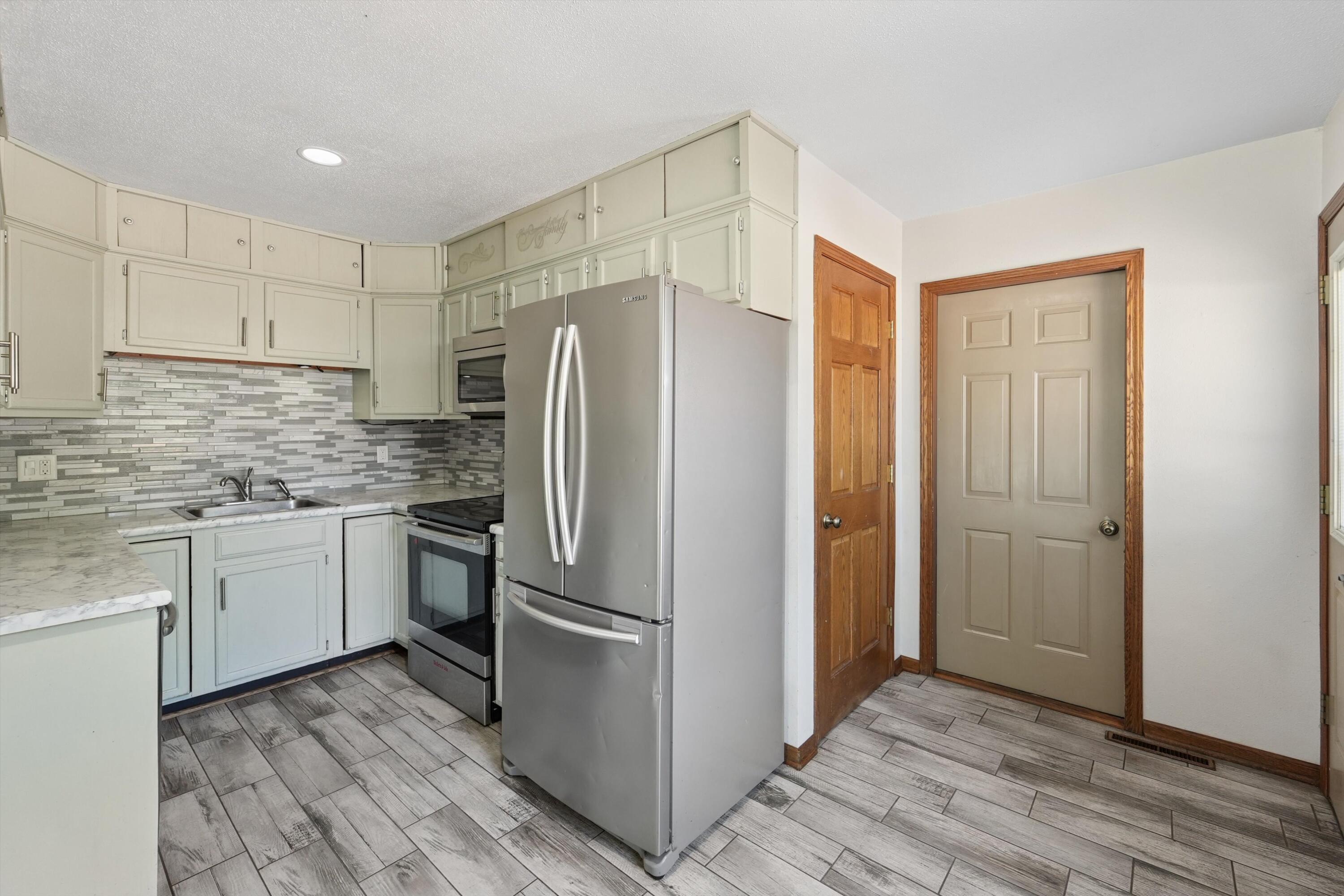201 Rockwell Avenue Property Photo 6