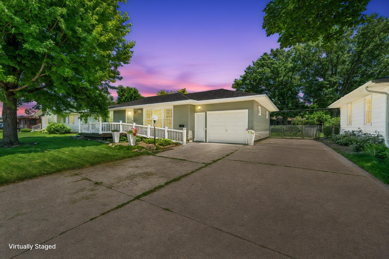 719 15th Street Place Property Photo 2