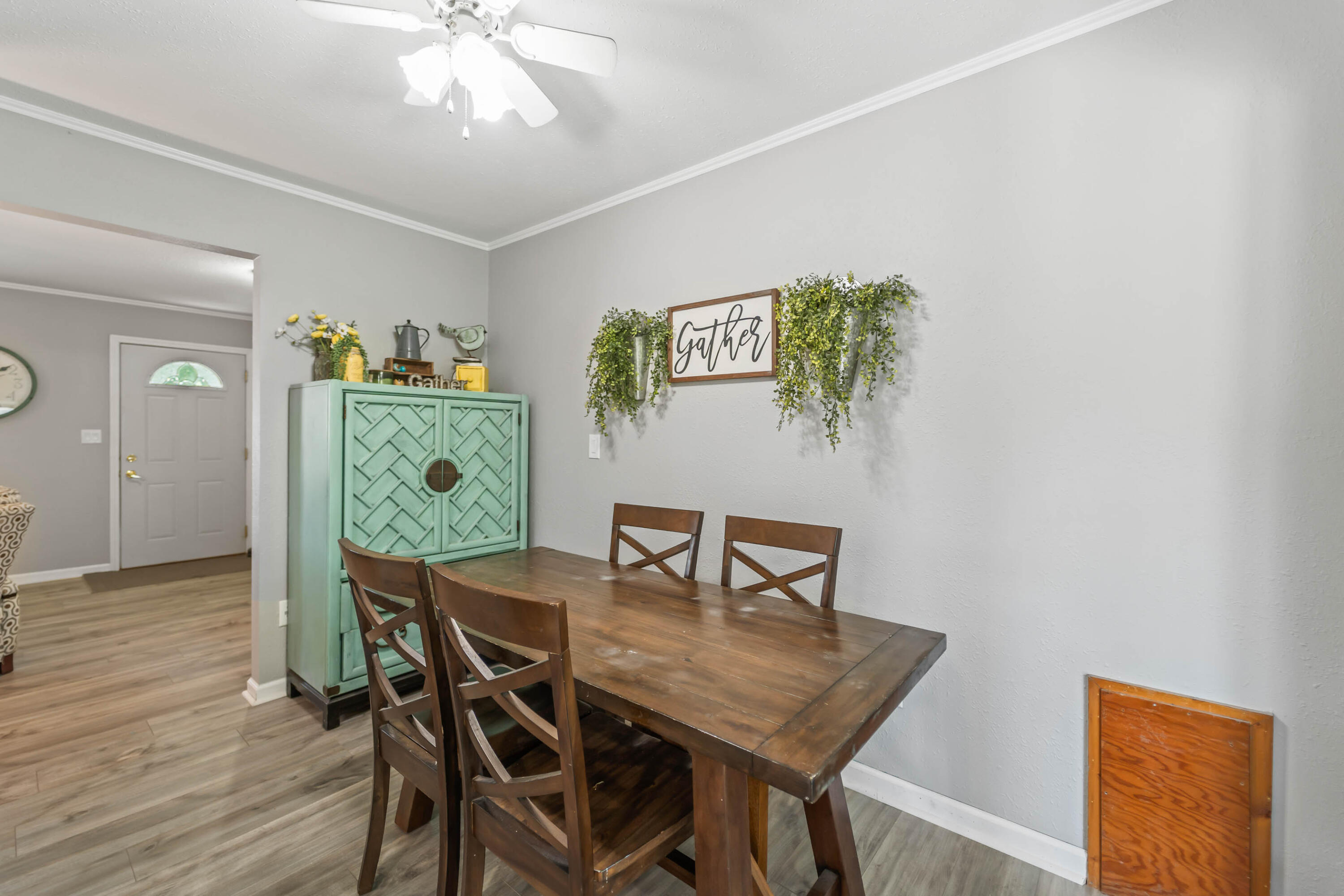 719 15th Street Place Property Photo 12
