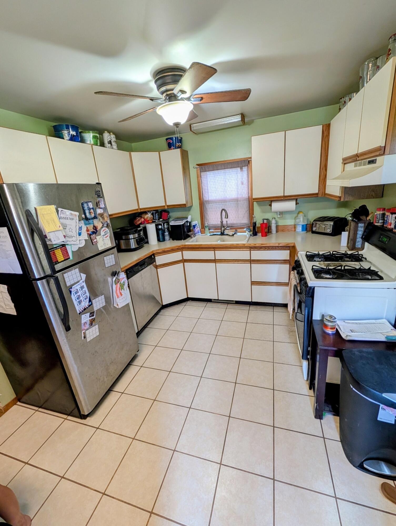 403 E 3rd Street Property Photo 5