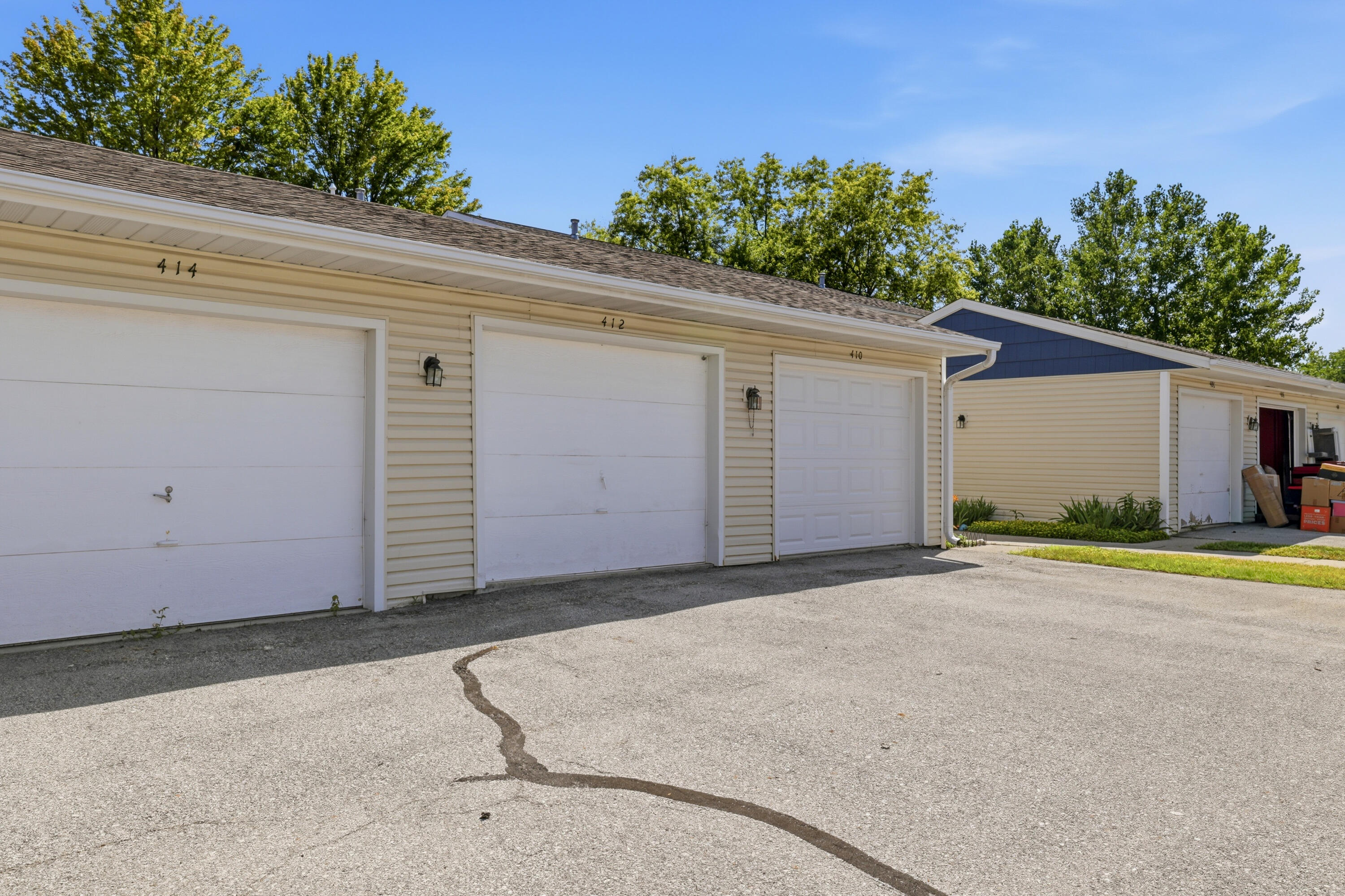 412 Faulkner Court Property Photo 3