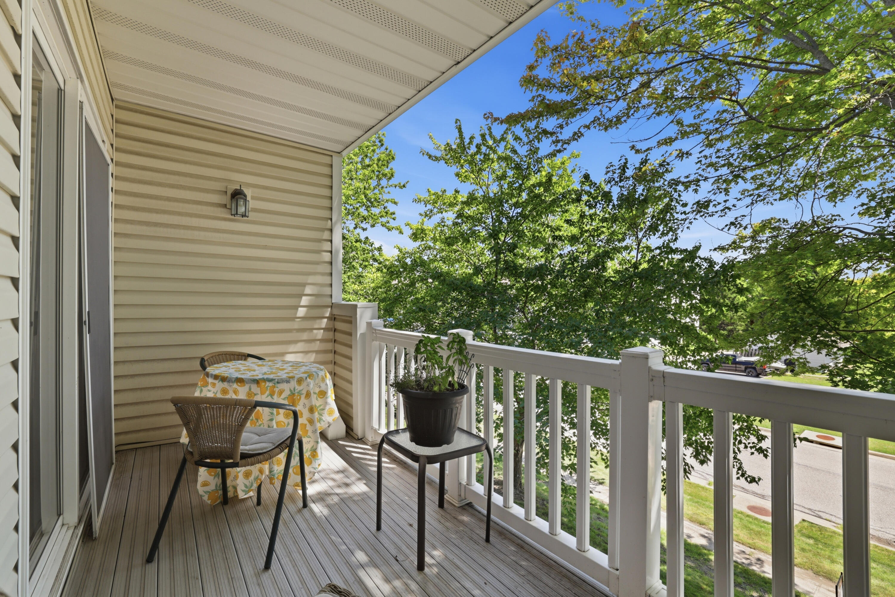 412 Faulkner Court Property Photo 6