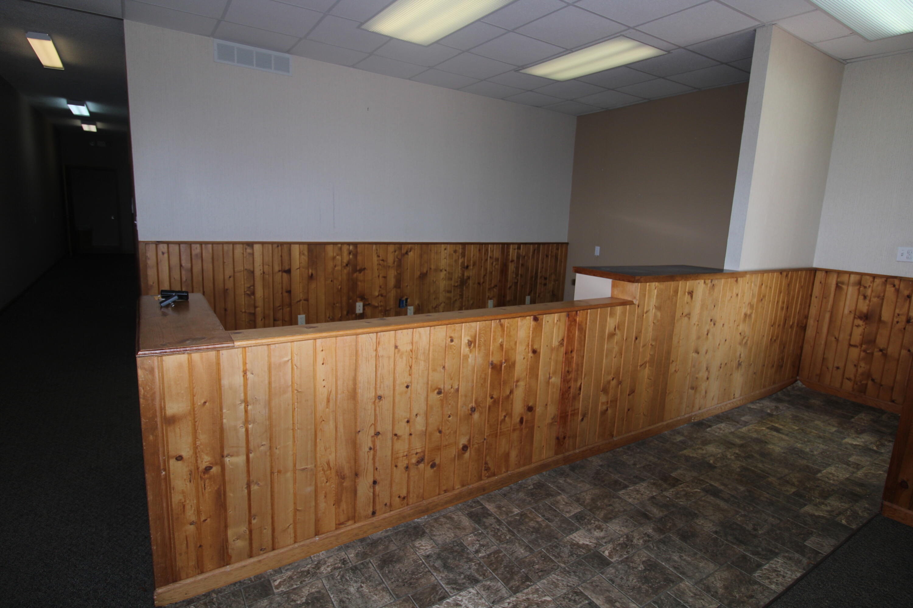 1001 W Mamie Eisenhower Avenue Property Photo 3