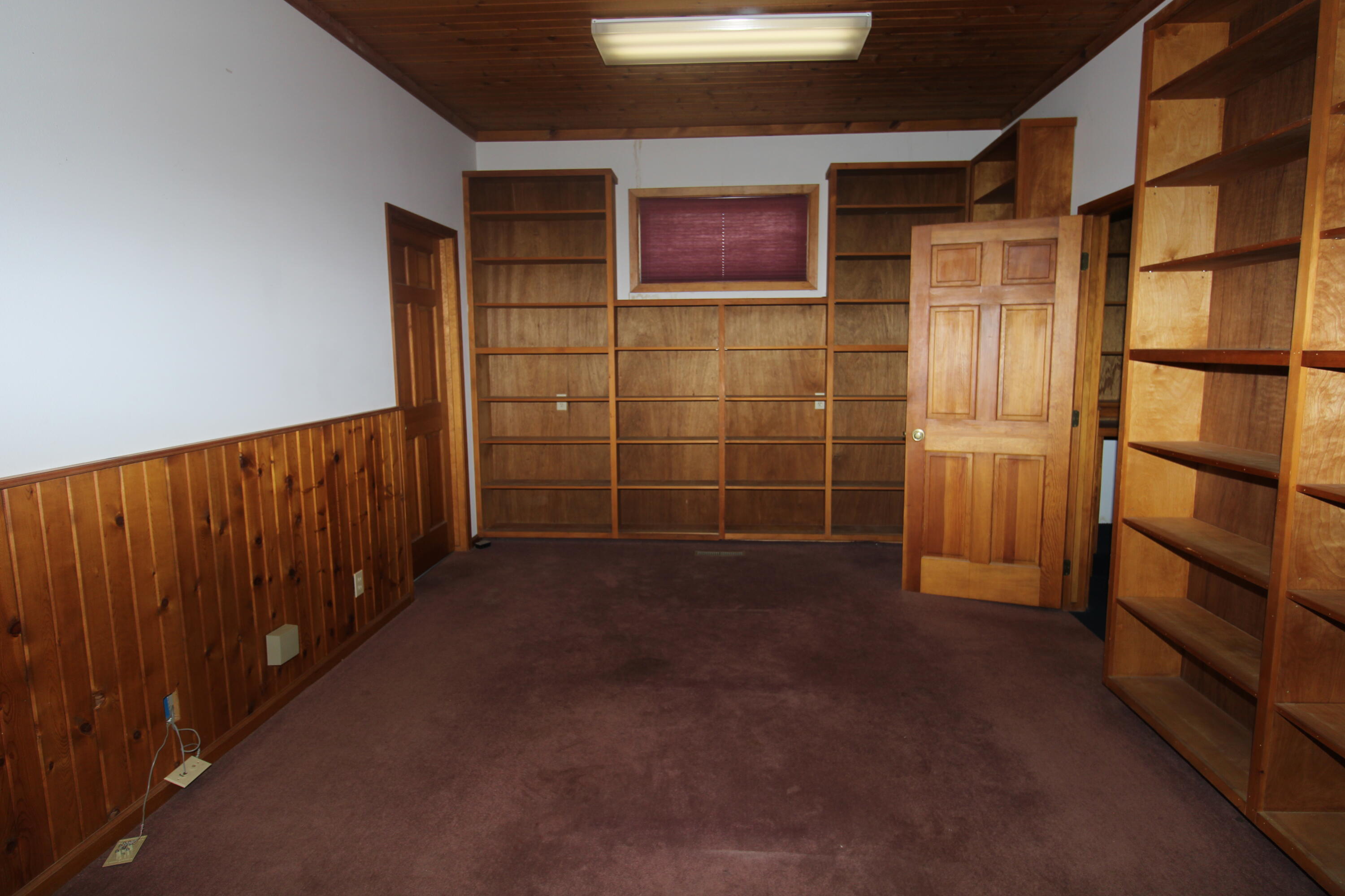 1001 W Mamie Eisenhower Avenue Property Photo 5