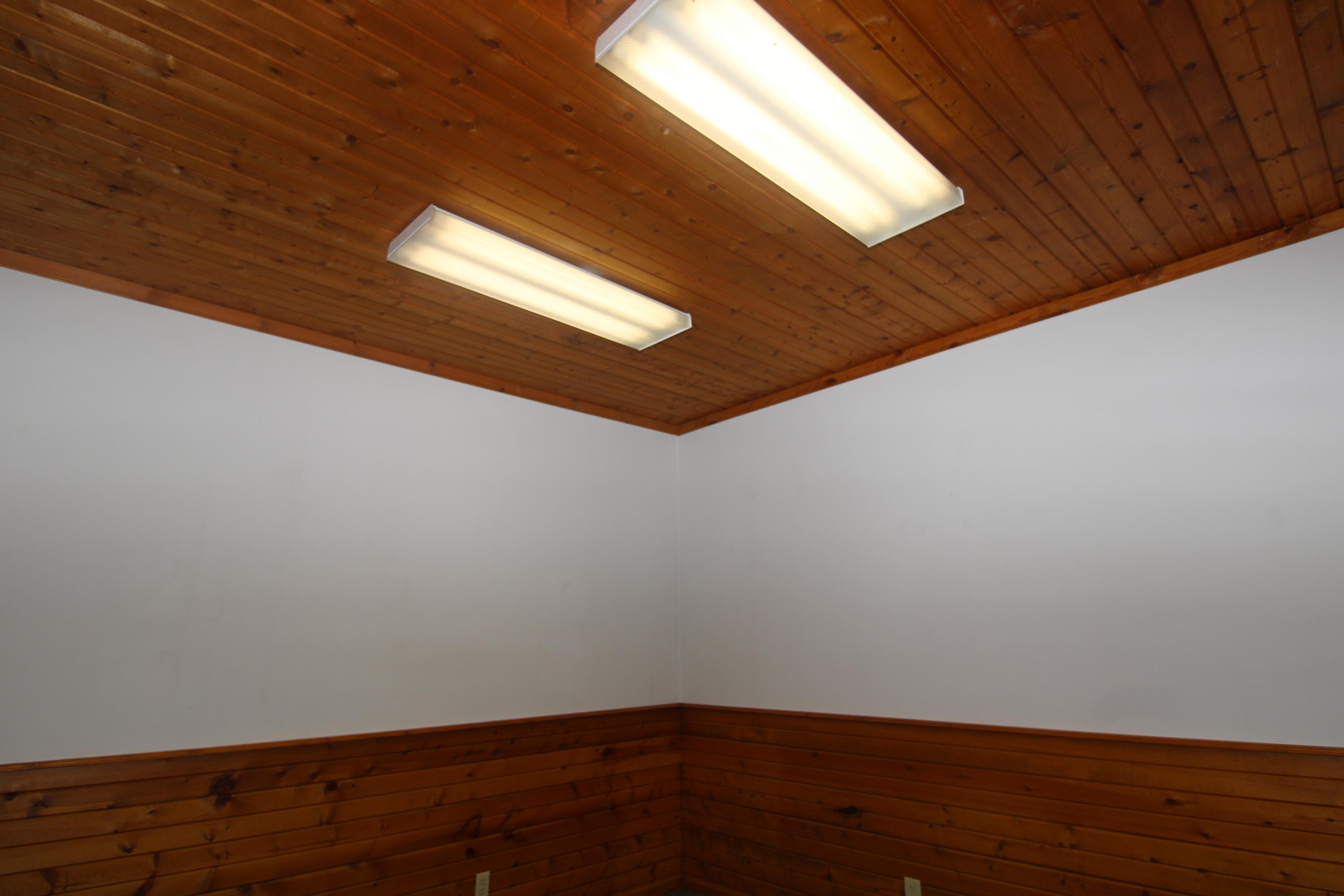 1001 W Mamie Eisenhower Avenue Property Photo 8