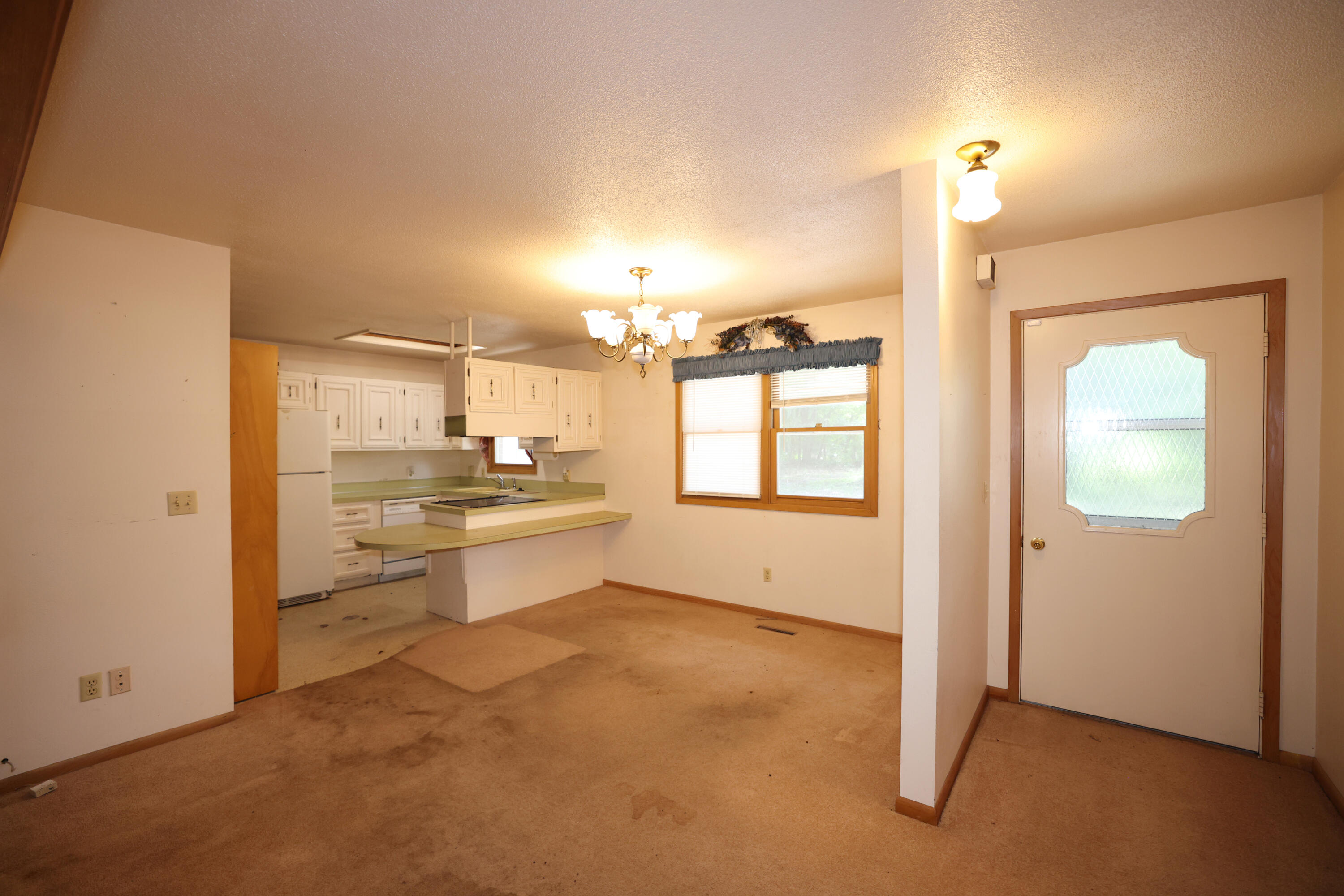 1158 Jonquil Lane Property Photo 5