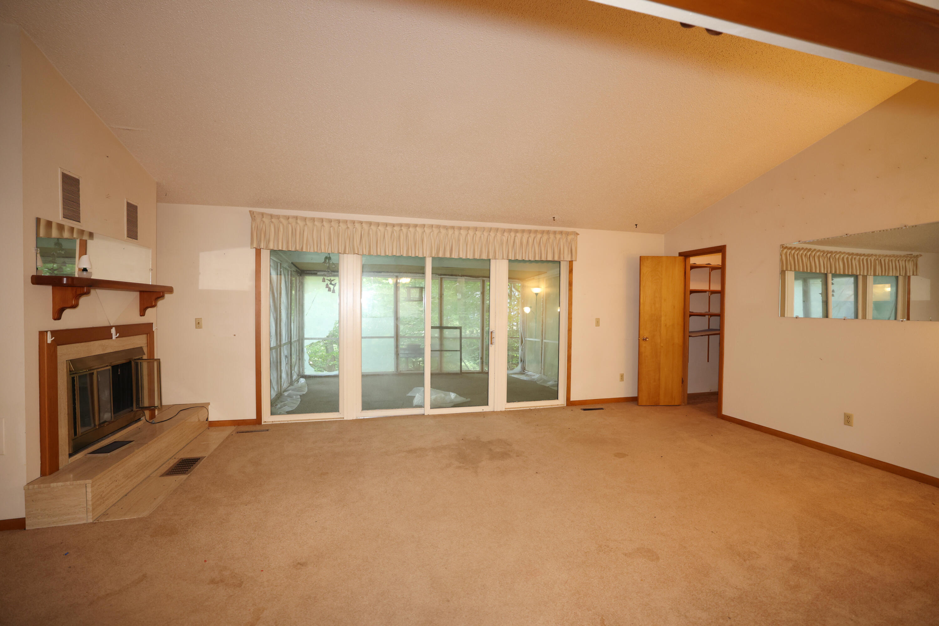 1158 Jonquil Lane Property Photo 7