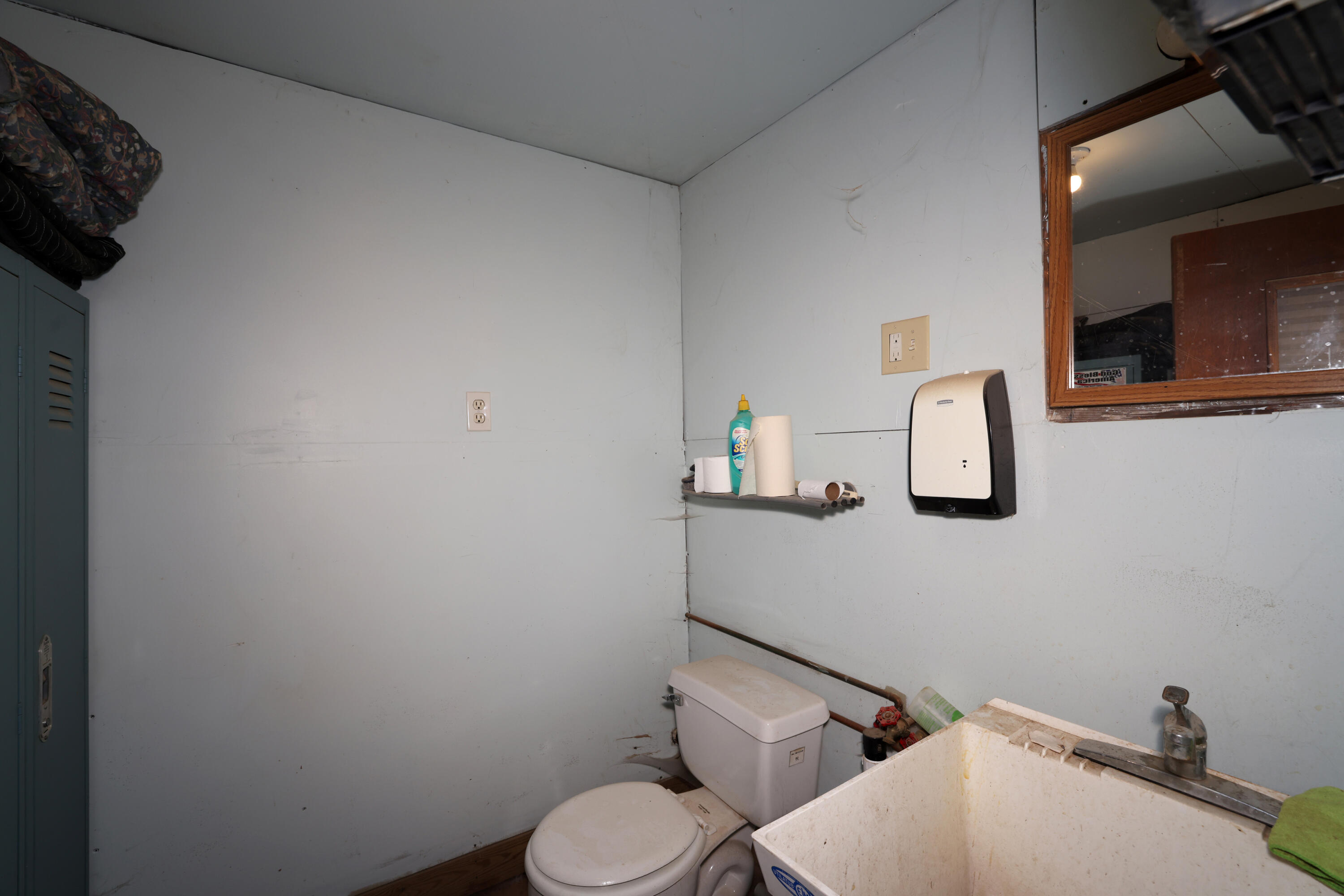 415 Marshall Street Property Photo 5