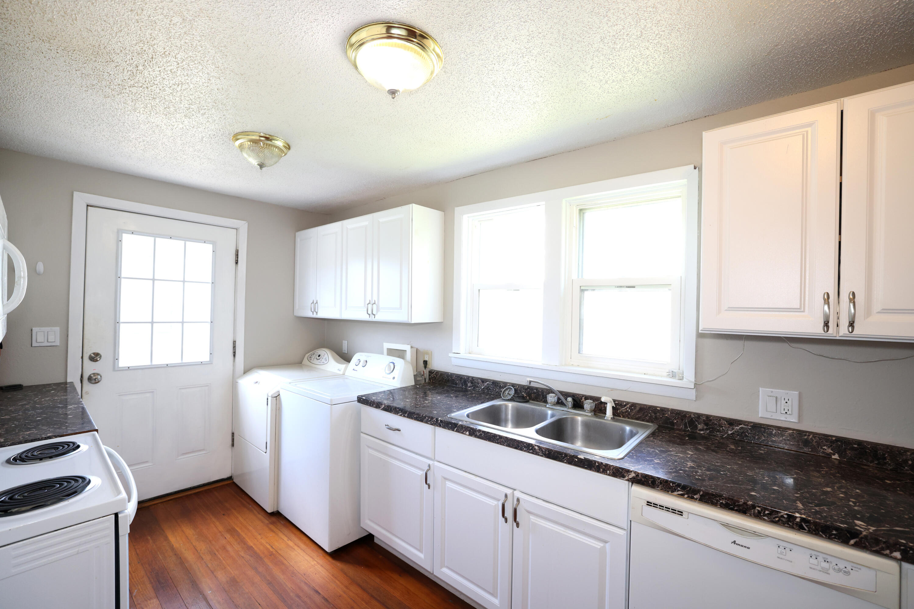 415 Marshall Street Property Photo 12