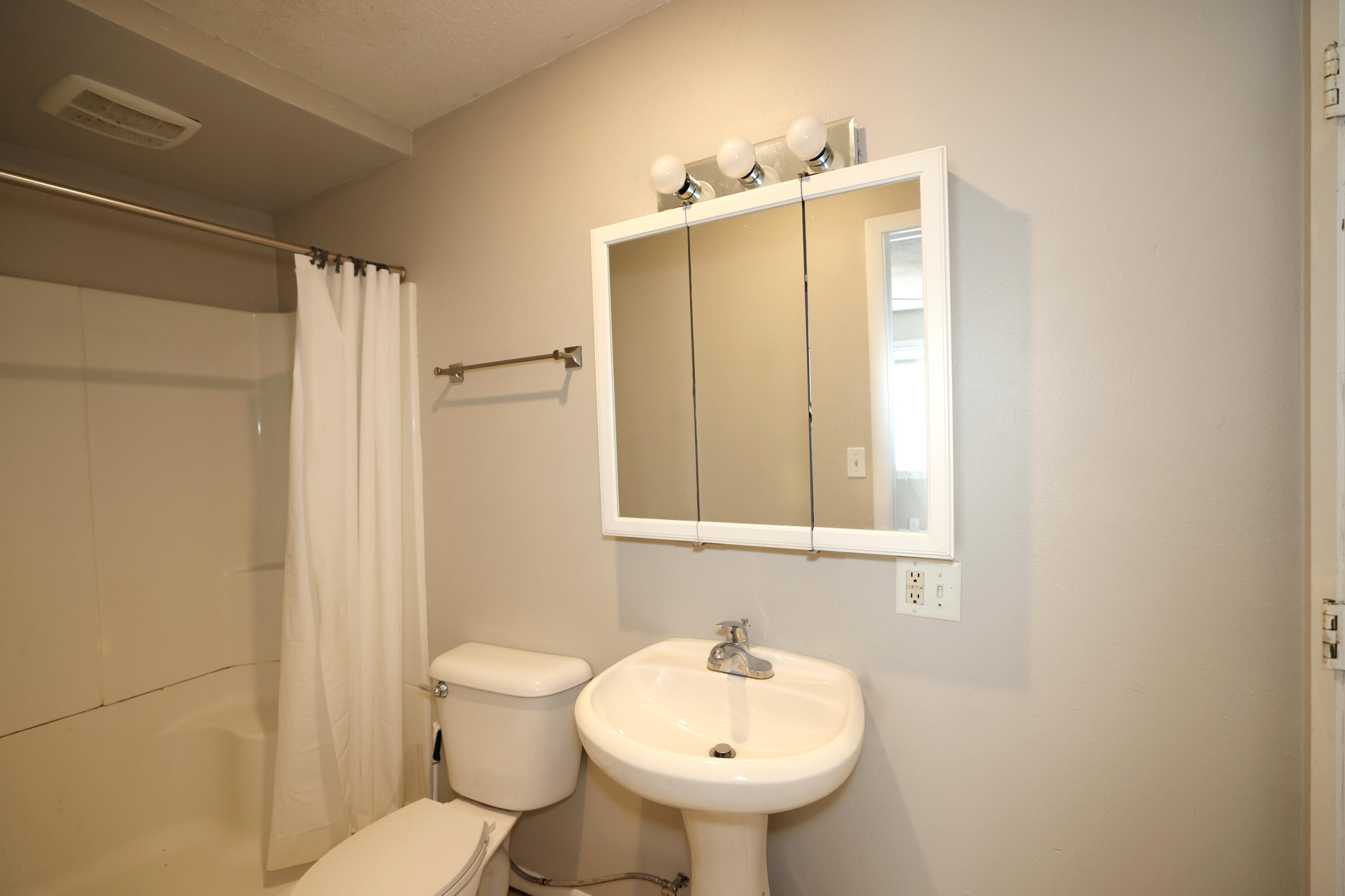 415 Marshall Street Property Photo 24