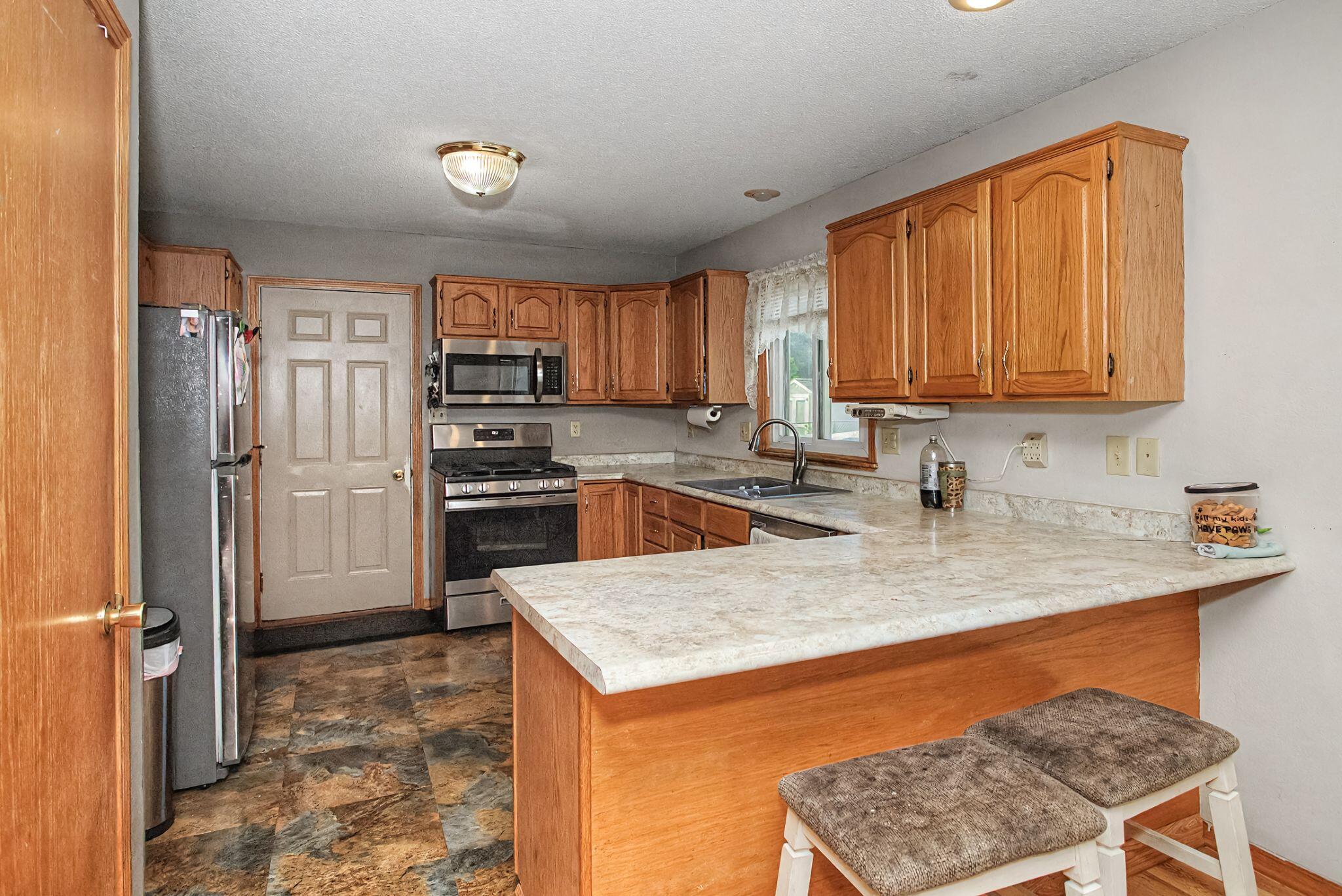 209 Rothmoor Drive Property Photo 10