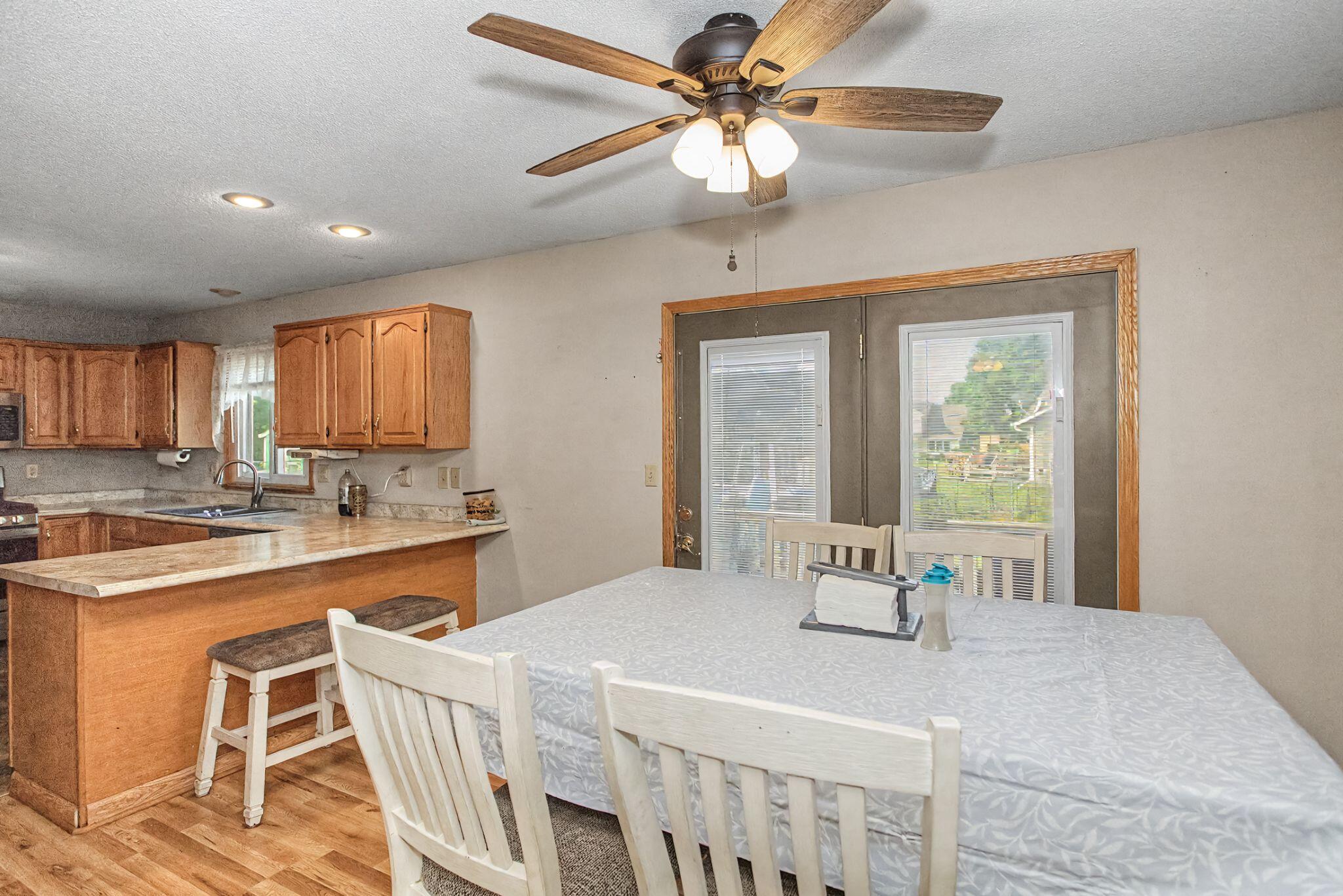 209 Rothmoor Drive Property Photo 11