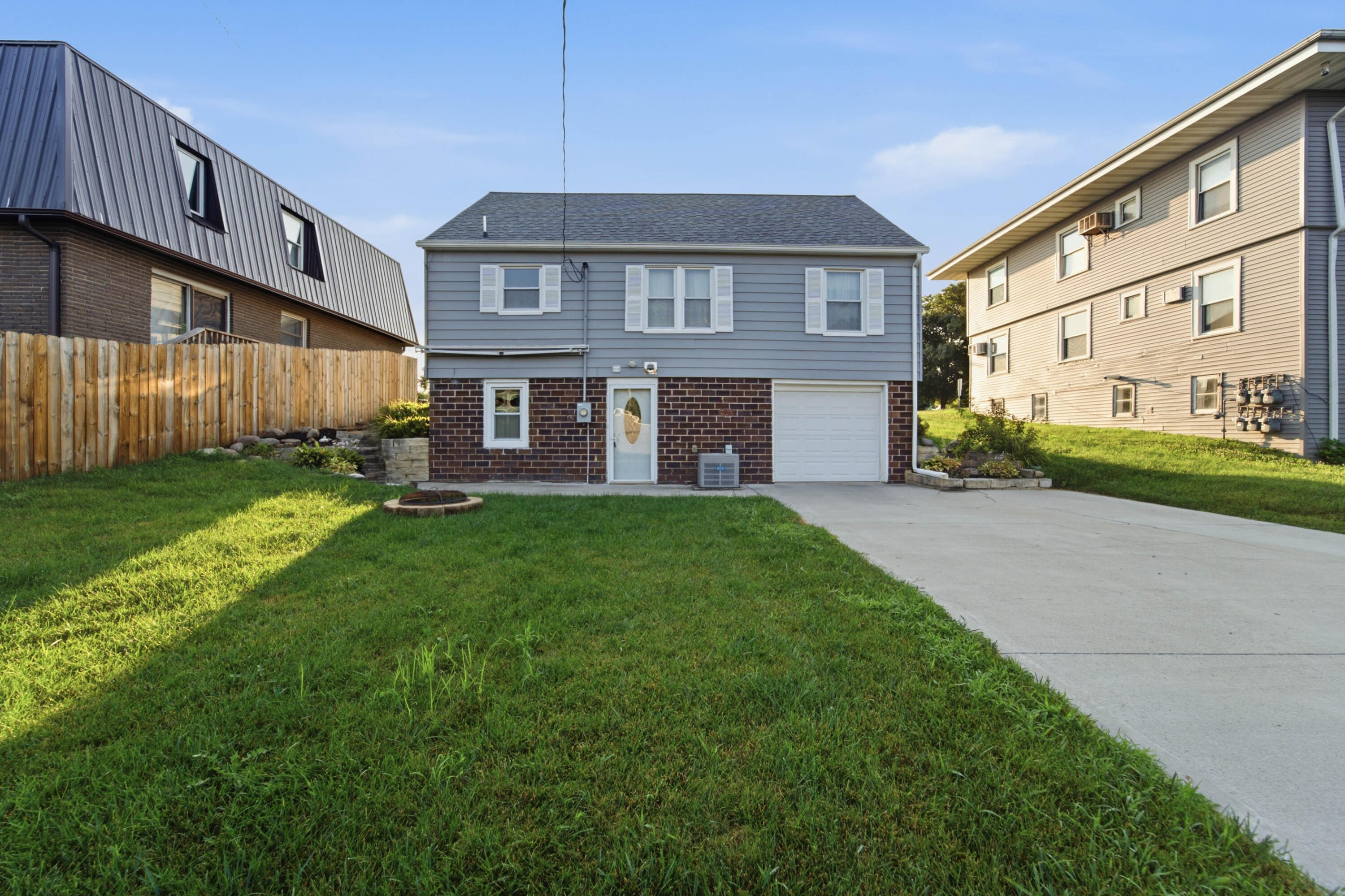 810 6th Street Property Photo 5