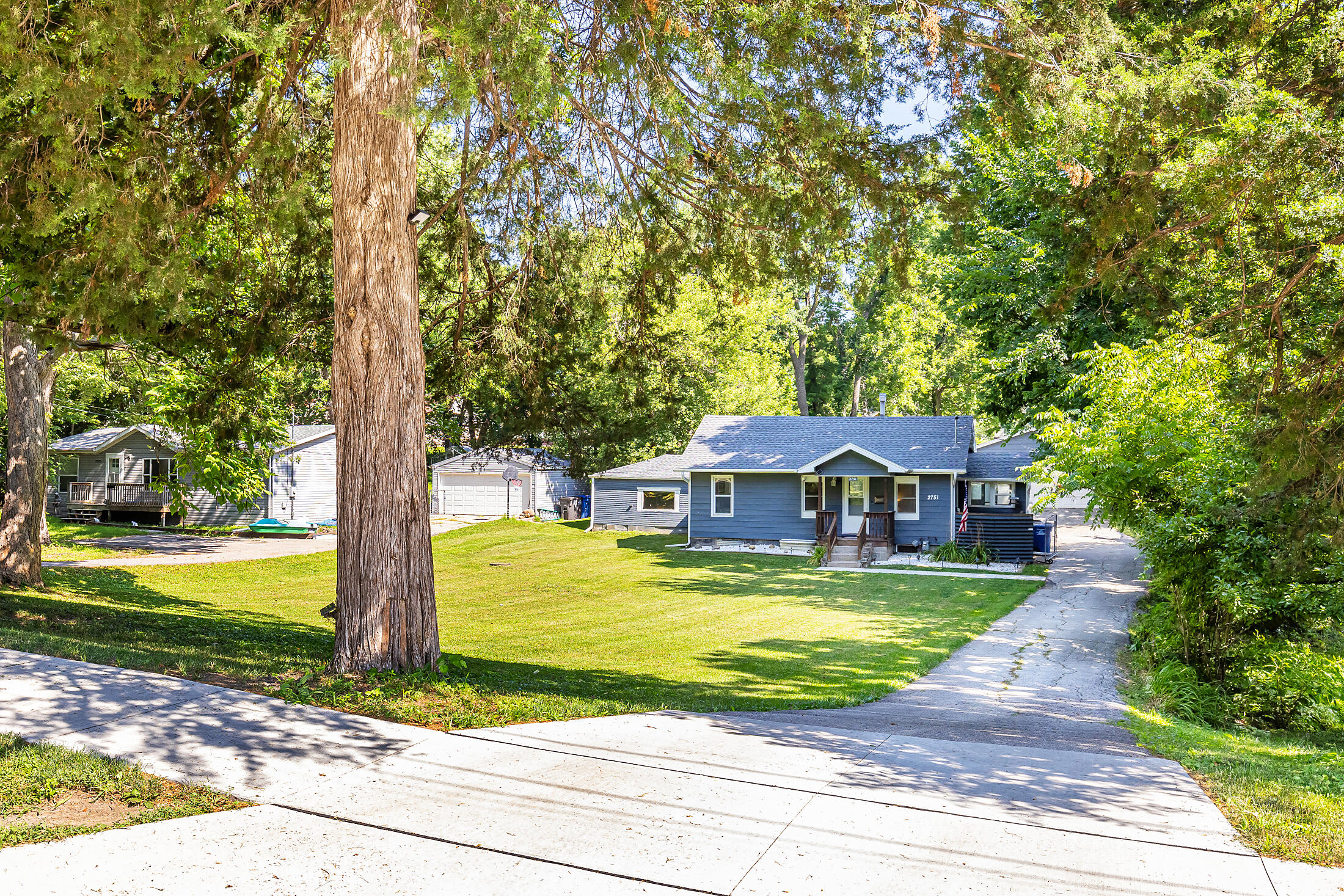2751 Sheridan Avenue Property Photo 7