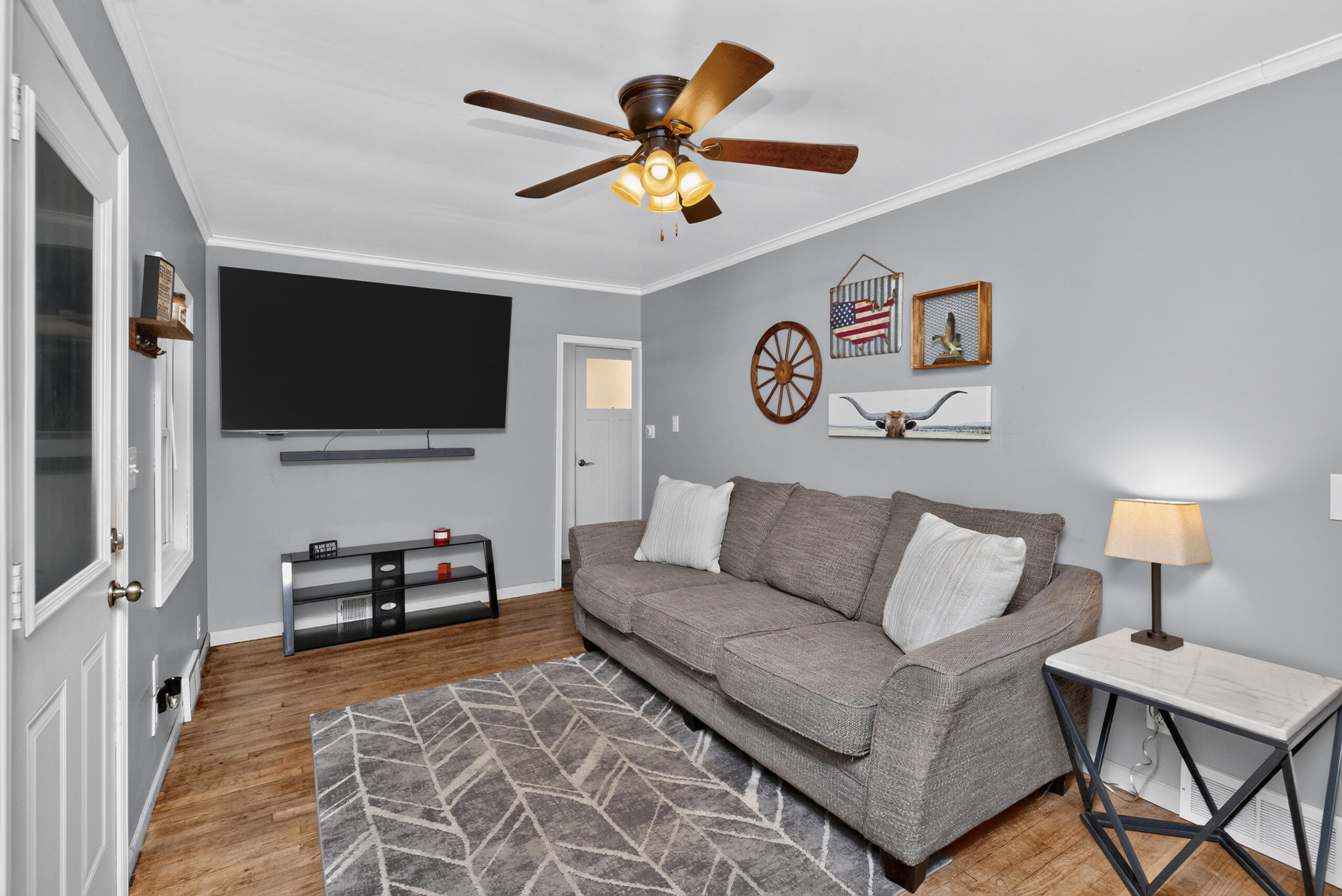2751 Sheridan Avenue Property Photo 10