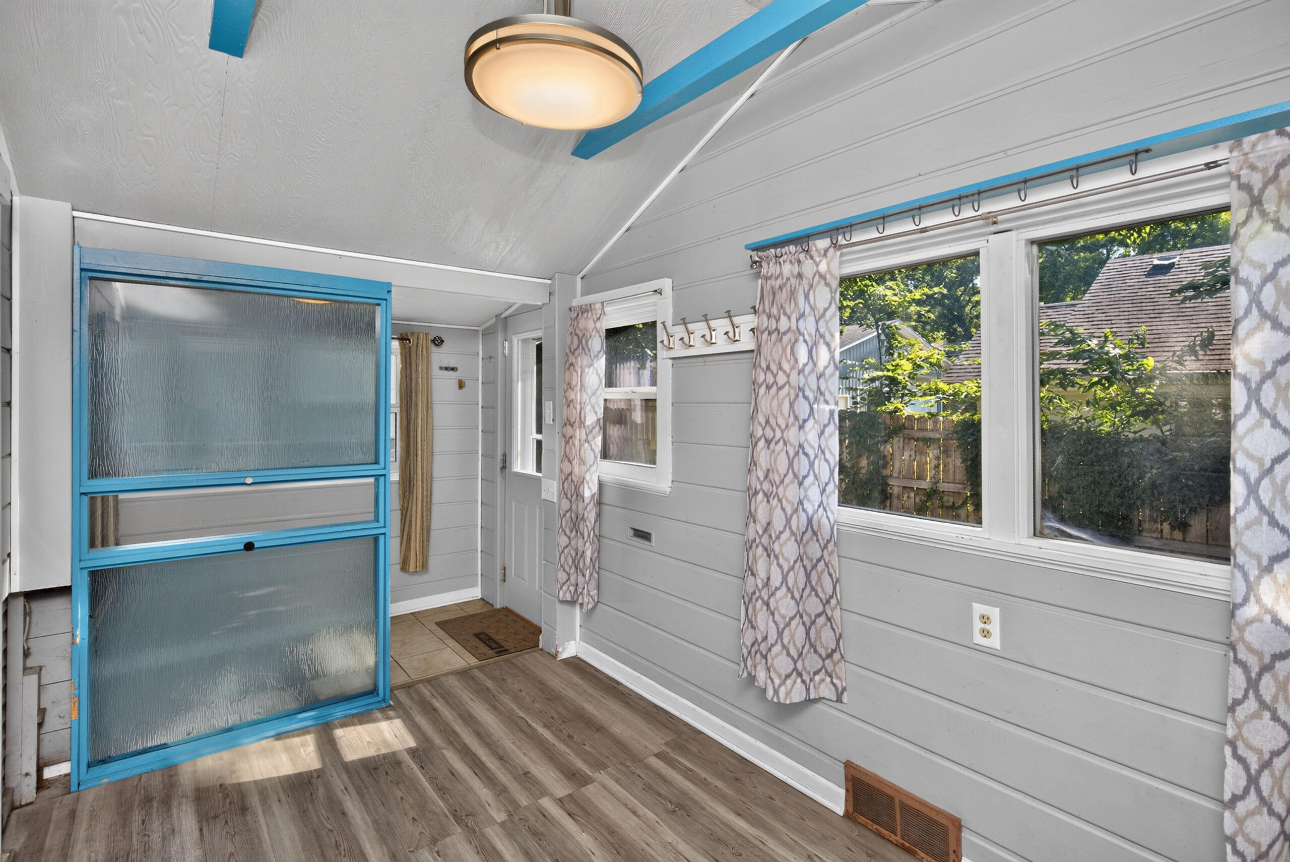 2751 Sheridan Avenue Property Photo 19